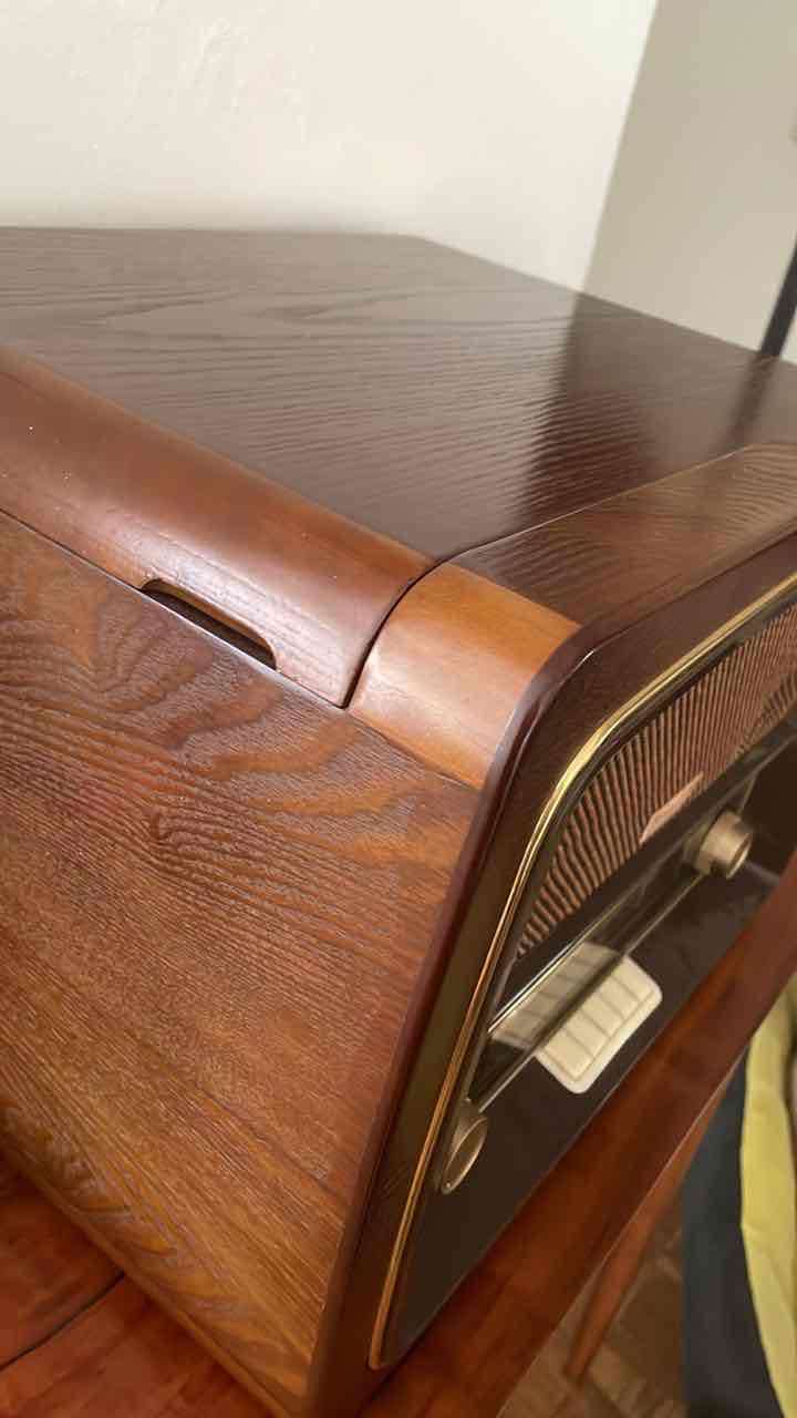 Radio vintage clásica - 2