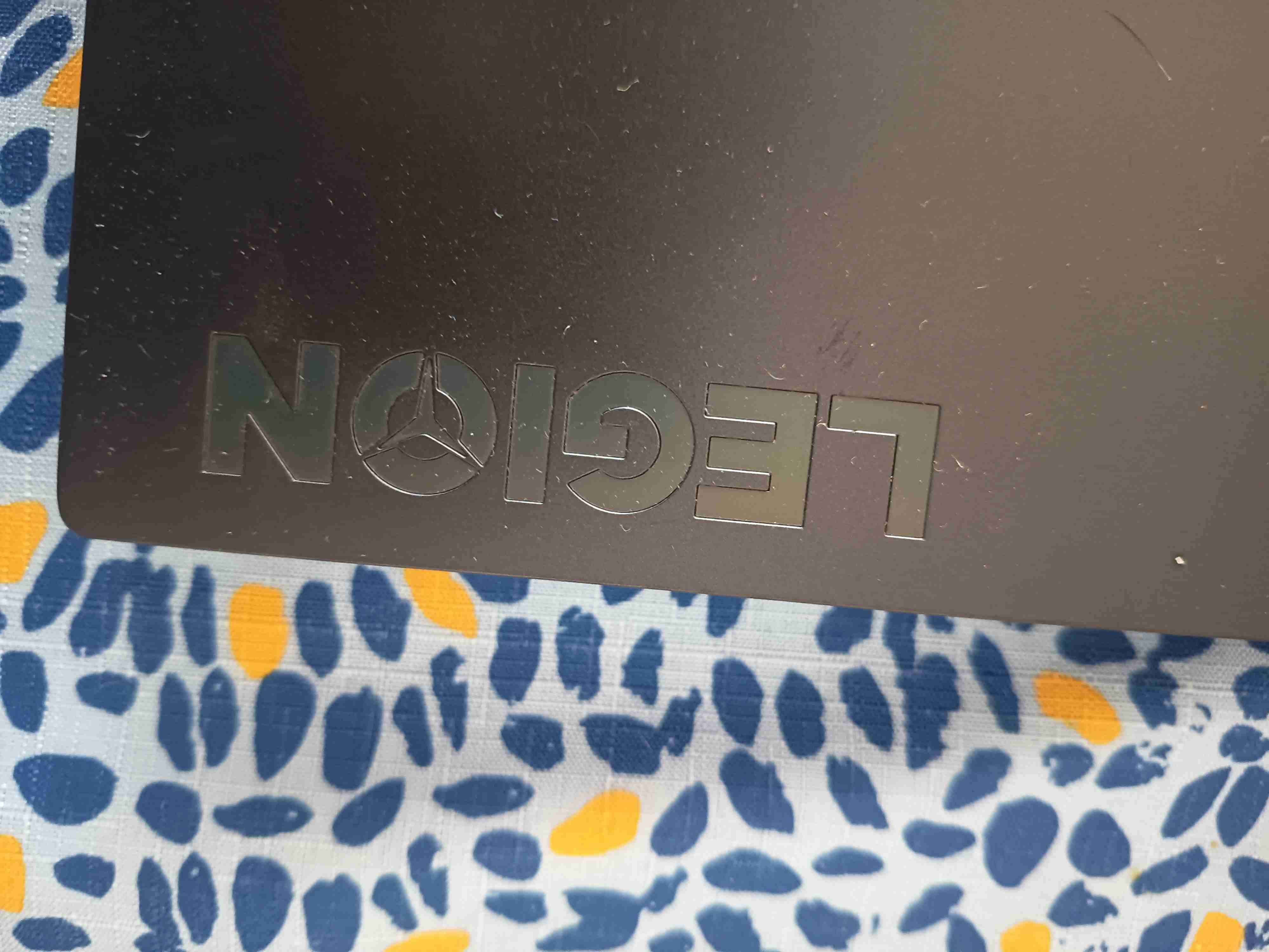 Laptop Lenovo Legion - 1