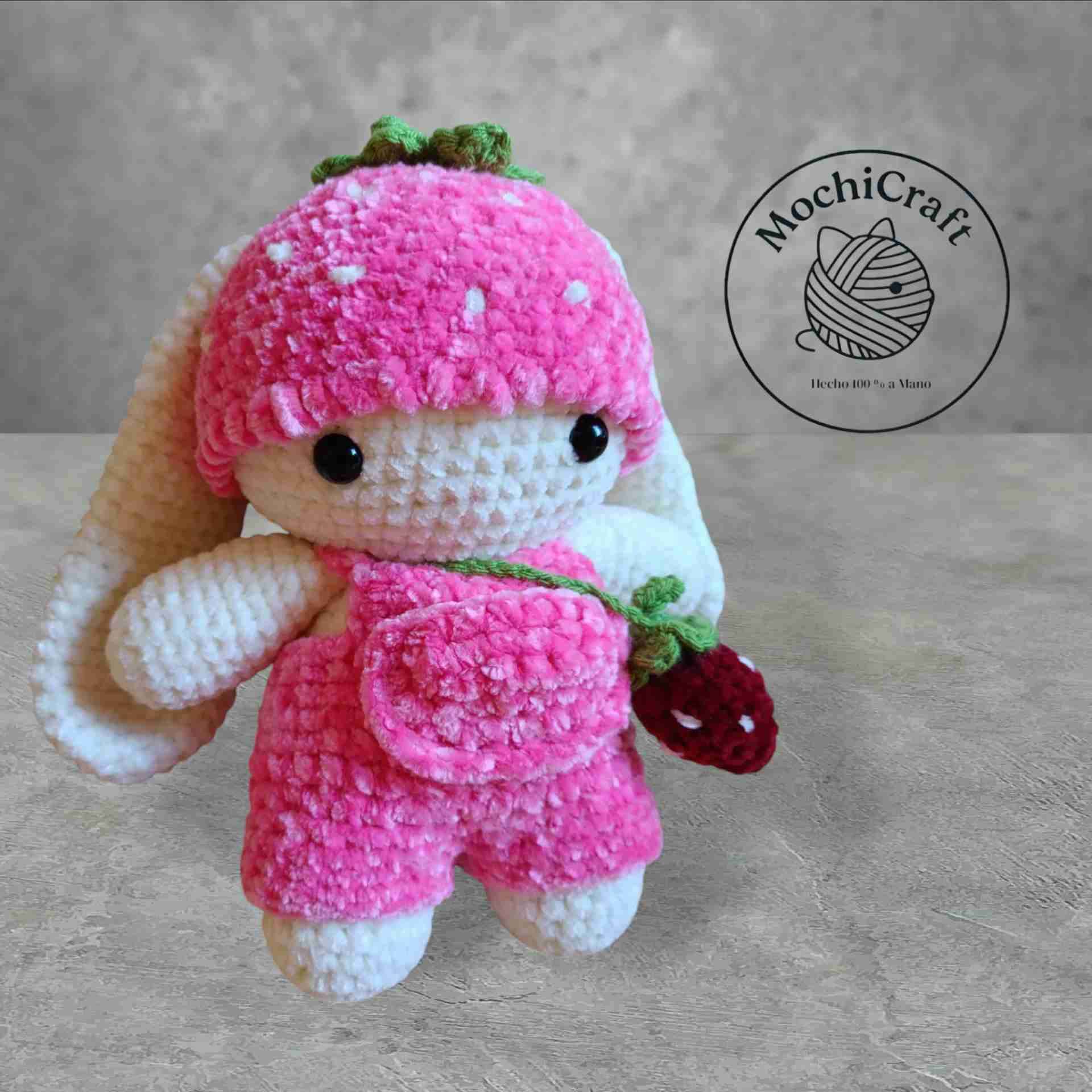 Conejita amigurumi de fresa - miniatura 3
