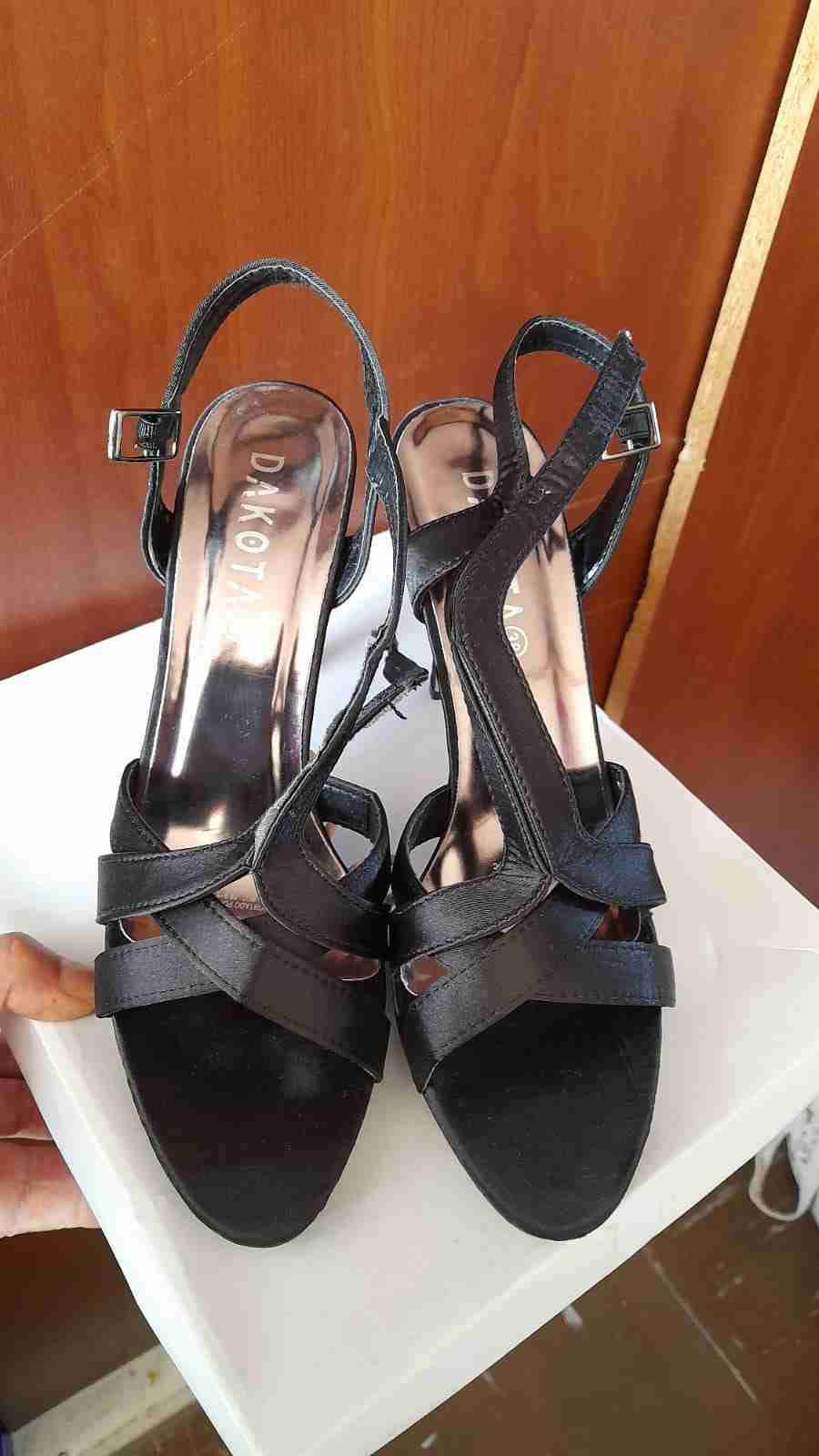 Sandalias negras de taco alto n38 - miniatura 2