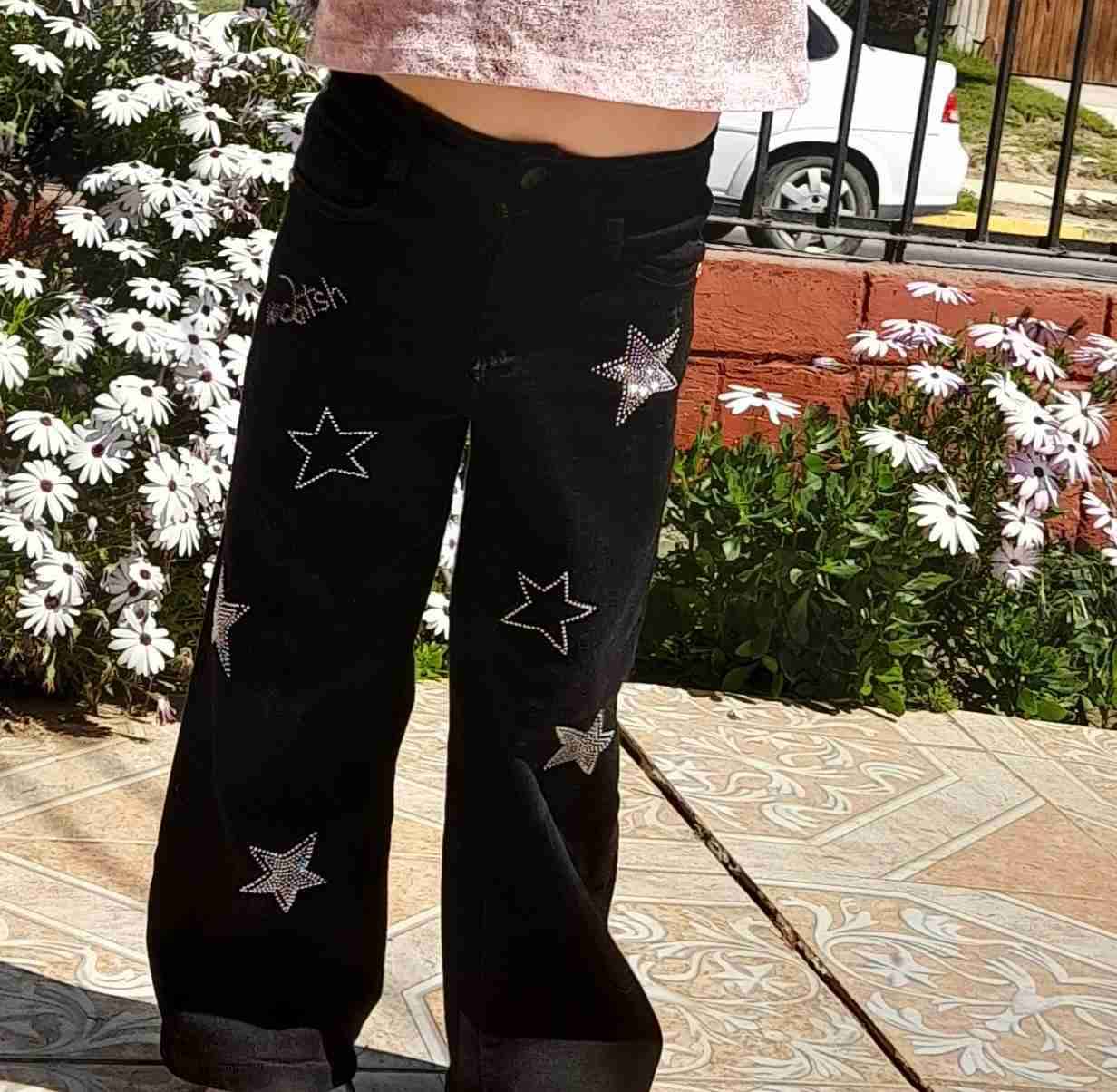 Jeans negros con estrellas brillantes - miniatura 2