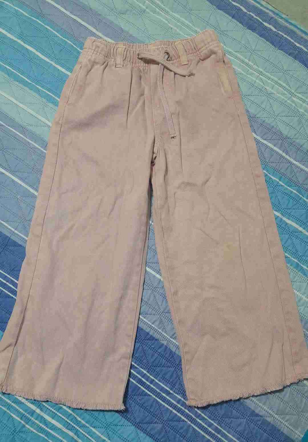 Pantalon rosa claro con cordón