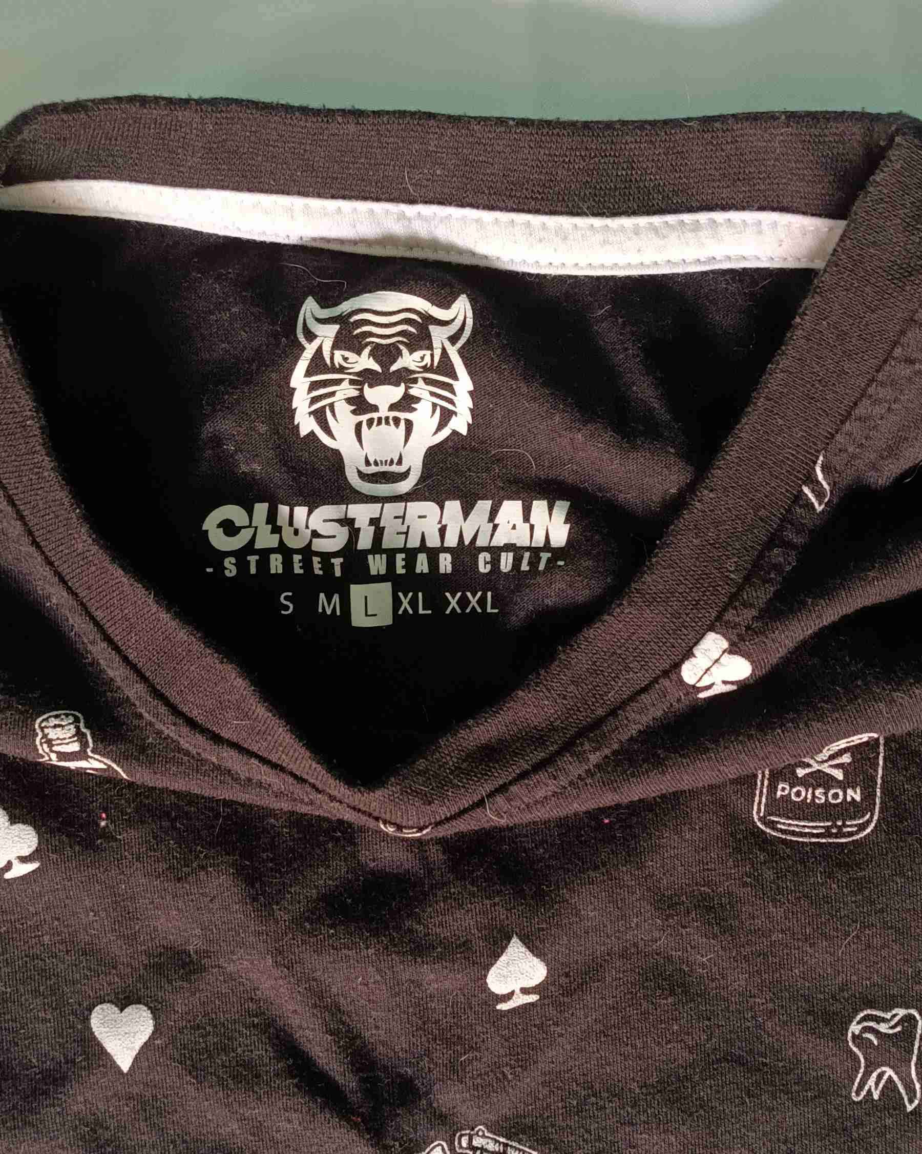 Polera negra con estampado - 3