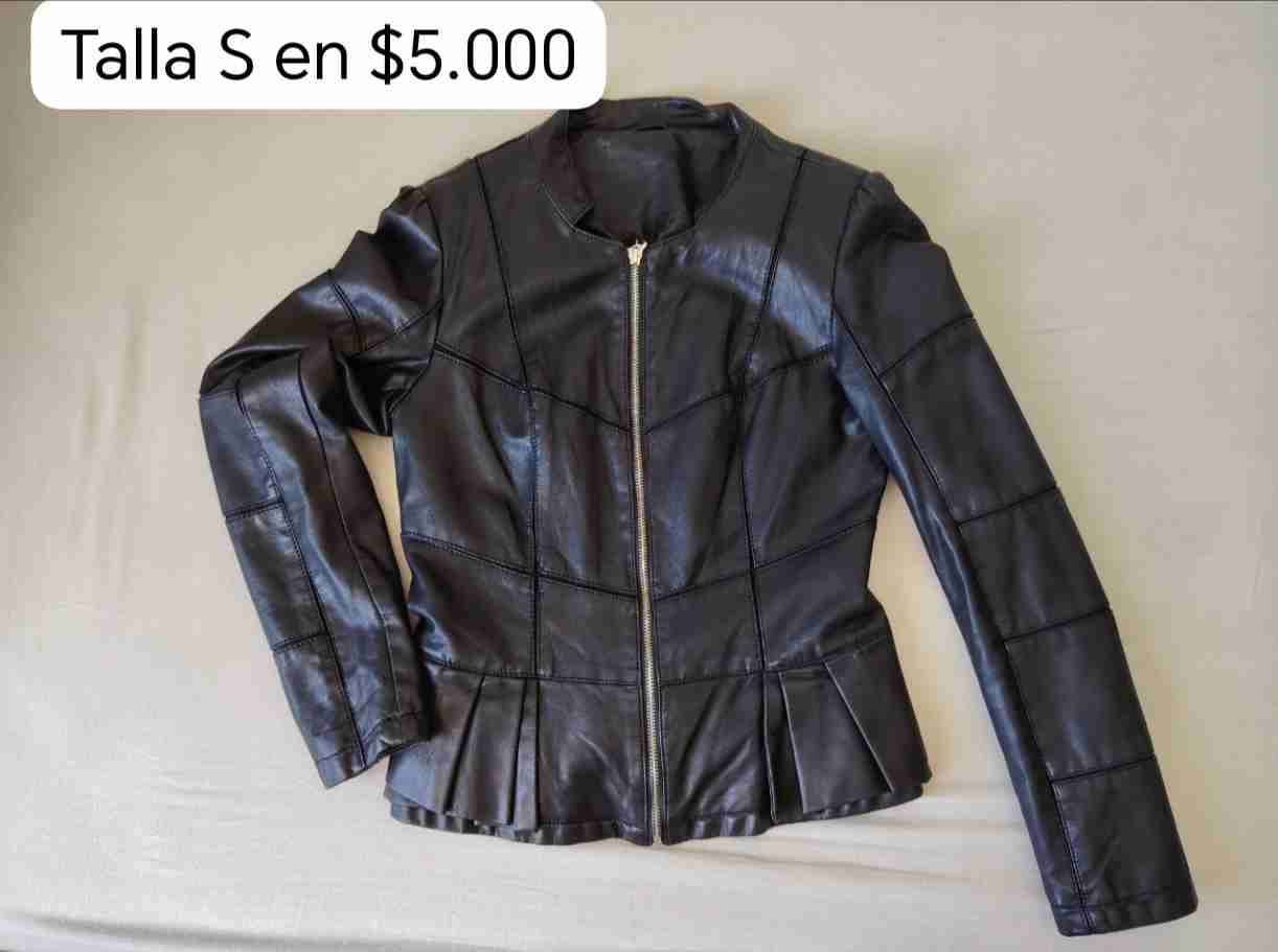 Chaqueta negra de cuero