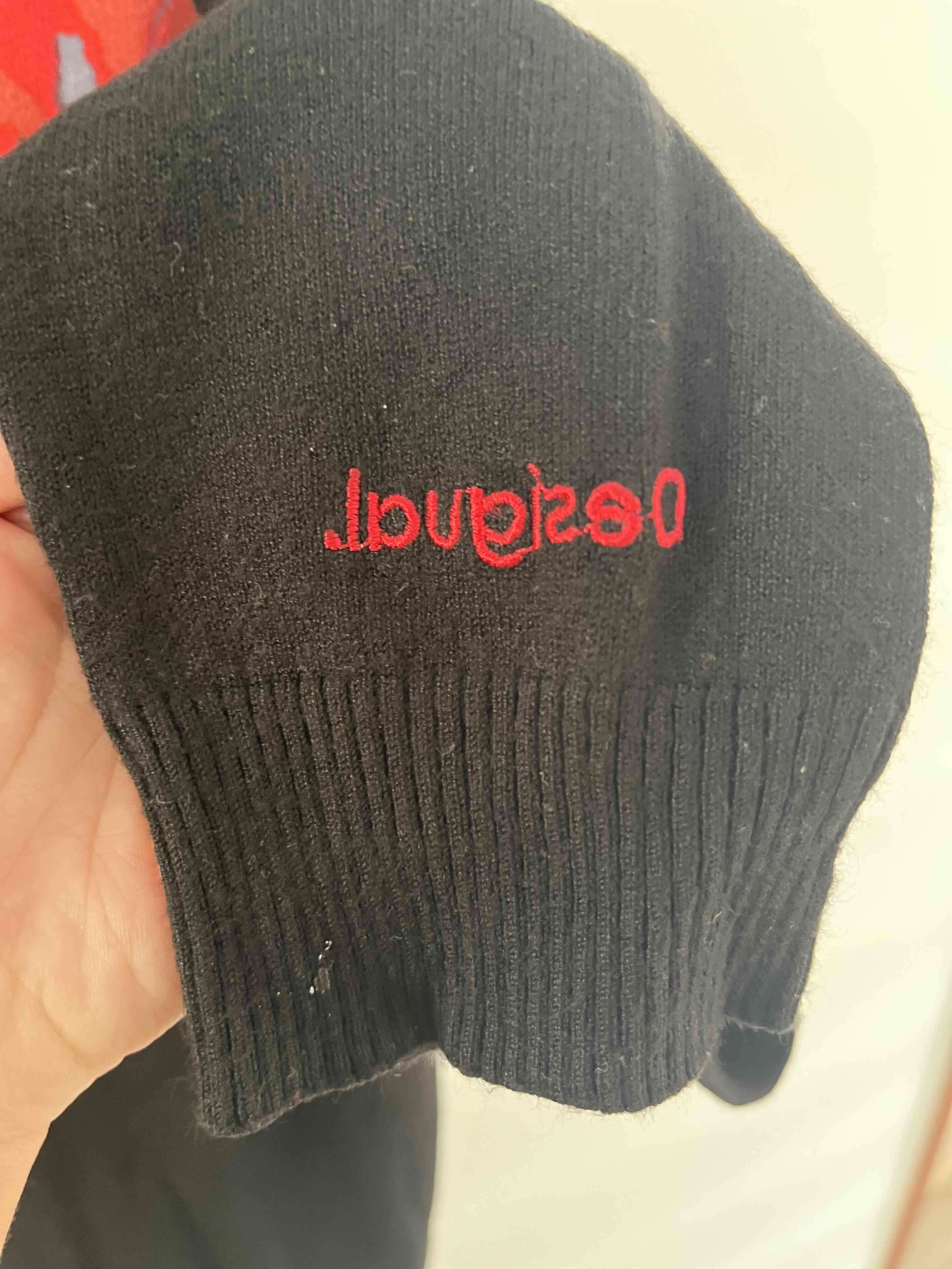 Suéter negro desigual - miniatura 2