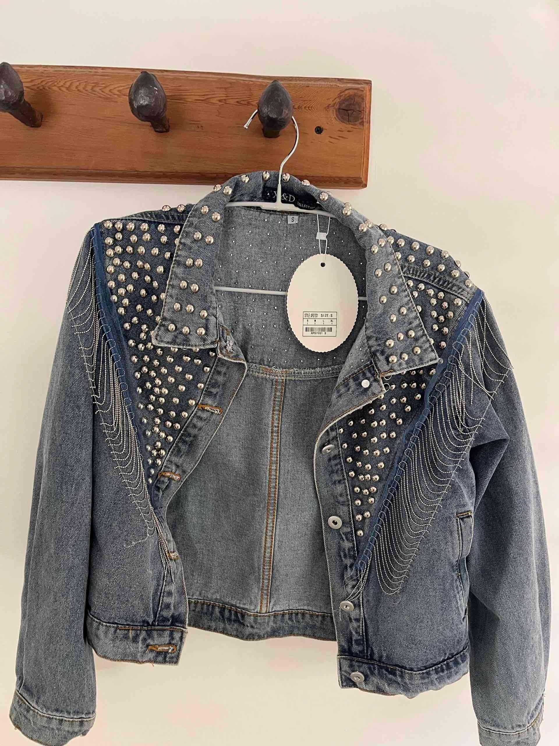 Chaqueta de mezclilla con tachas - miniatura 1