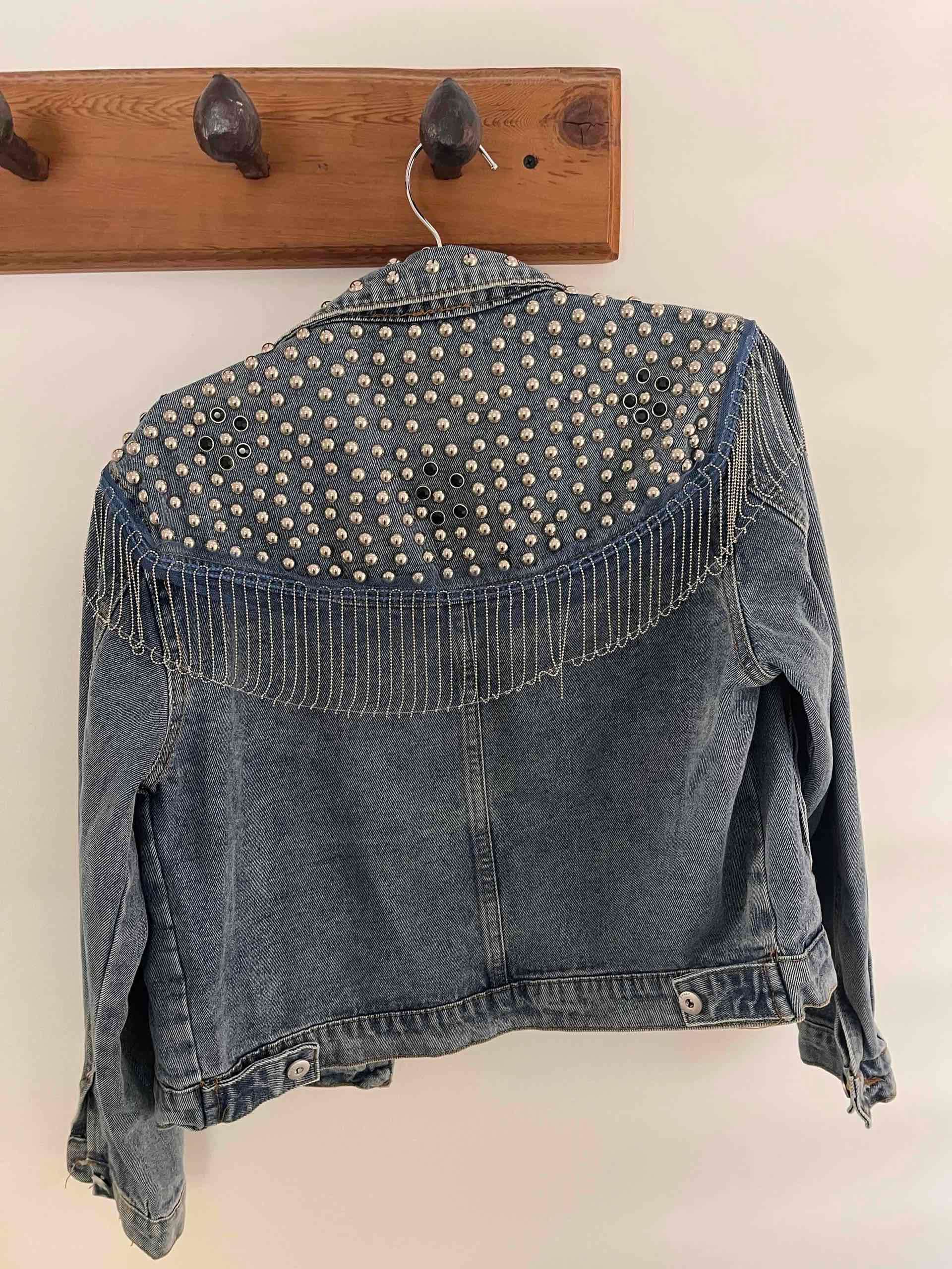 Chaqueta de mezclilla con tachas - miniatura 2