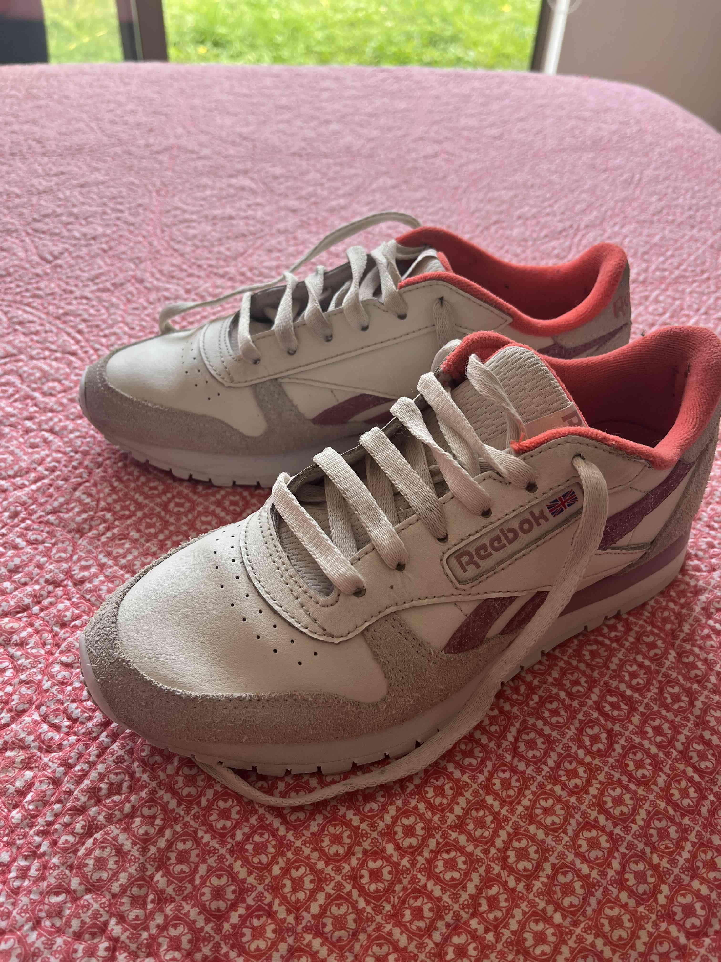 Zapatillas Reebok blancas y rosas - miniatura 1