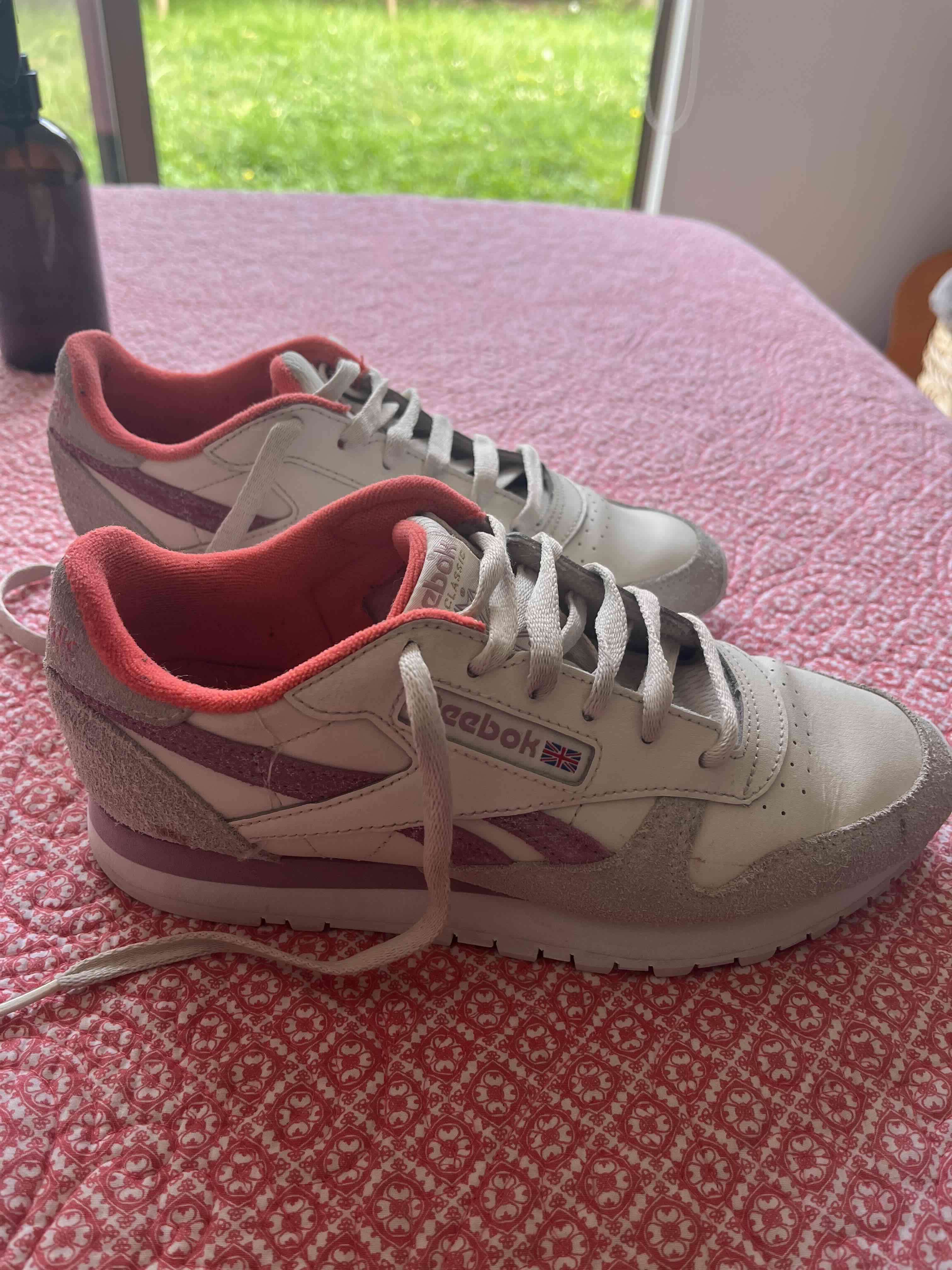 Zapatillas Reebok blancas y rosas - miniatura 2