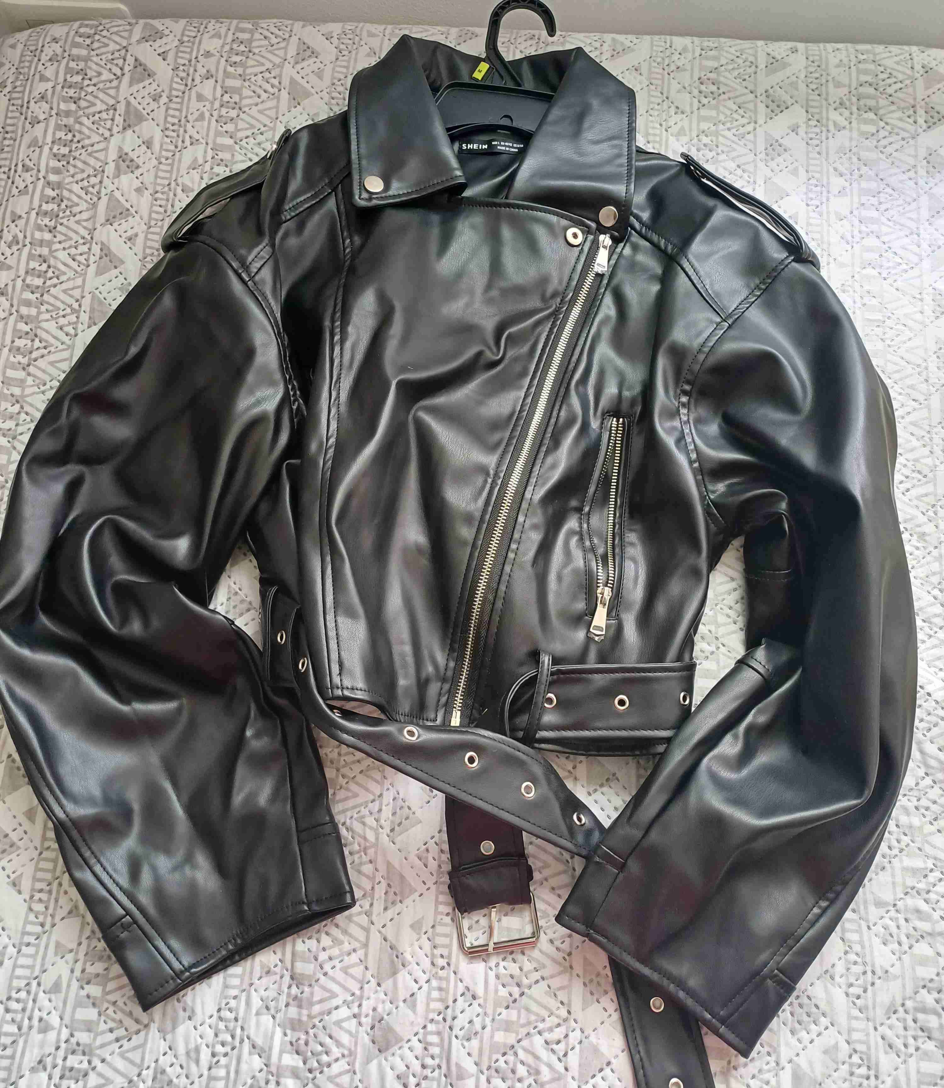 Chaqueta negra de cuero sintético - miniatura 1