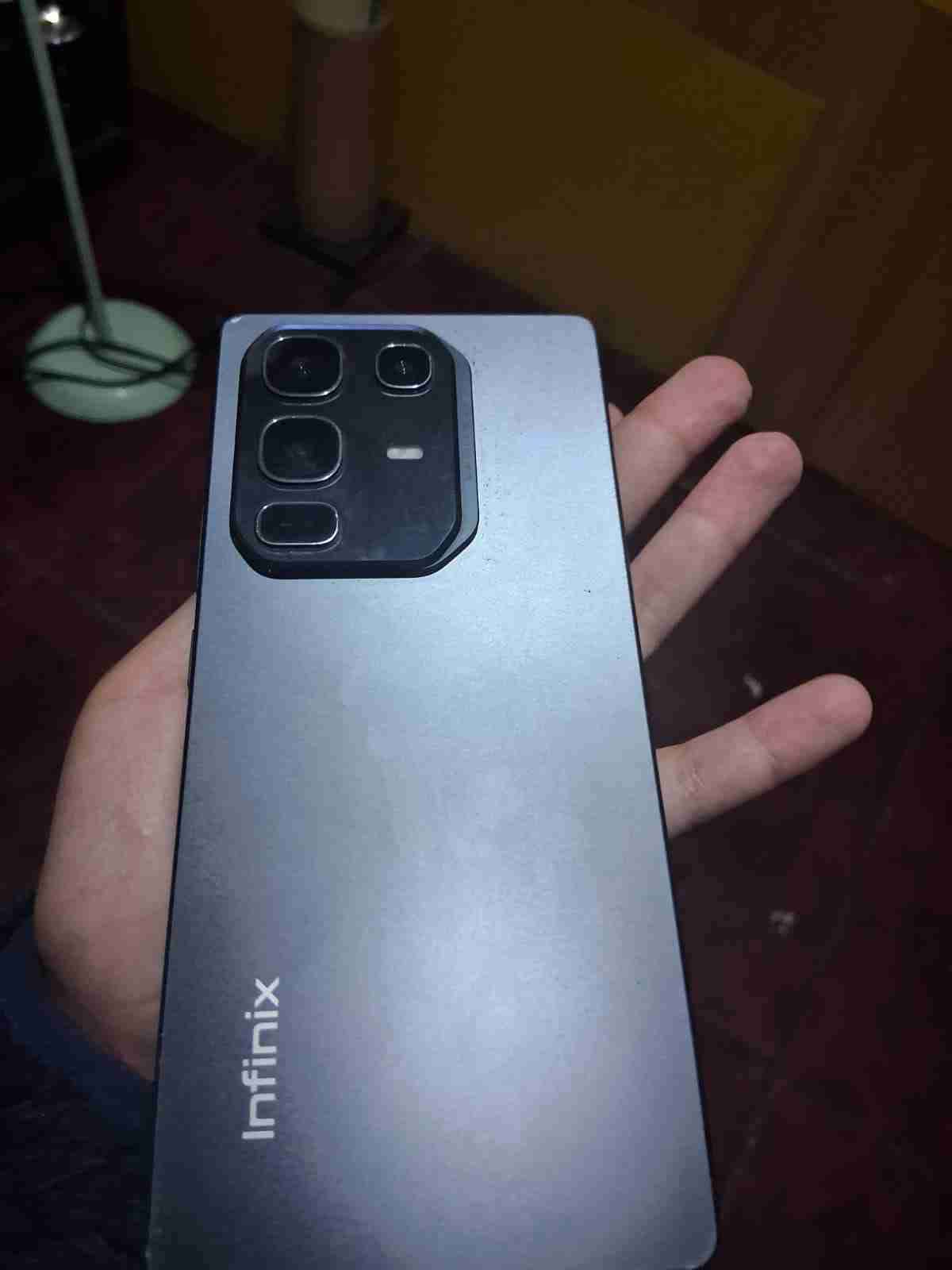 Infinix Note 50 Pro Impecable 🔥 8GB/256GB + Cargad - 1