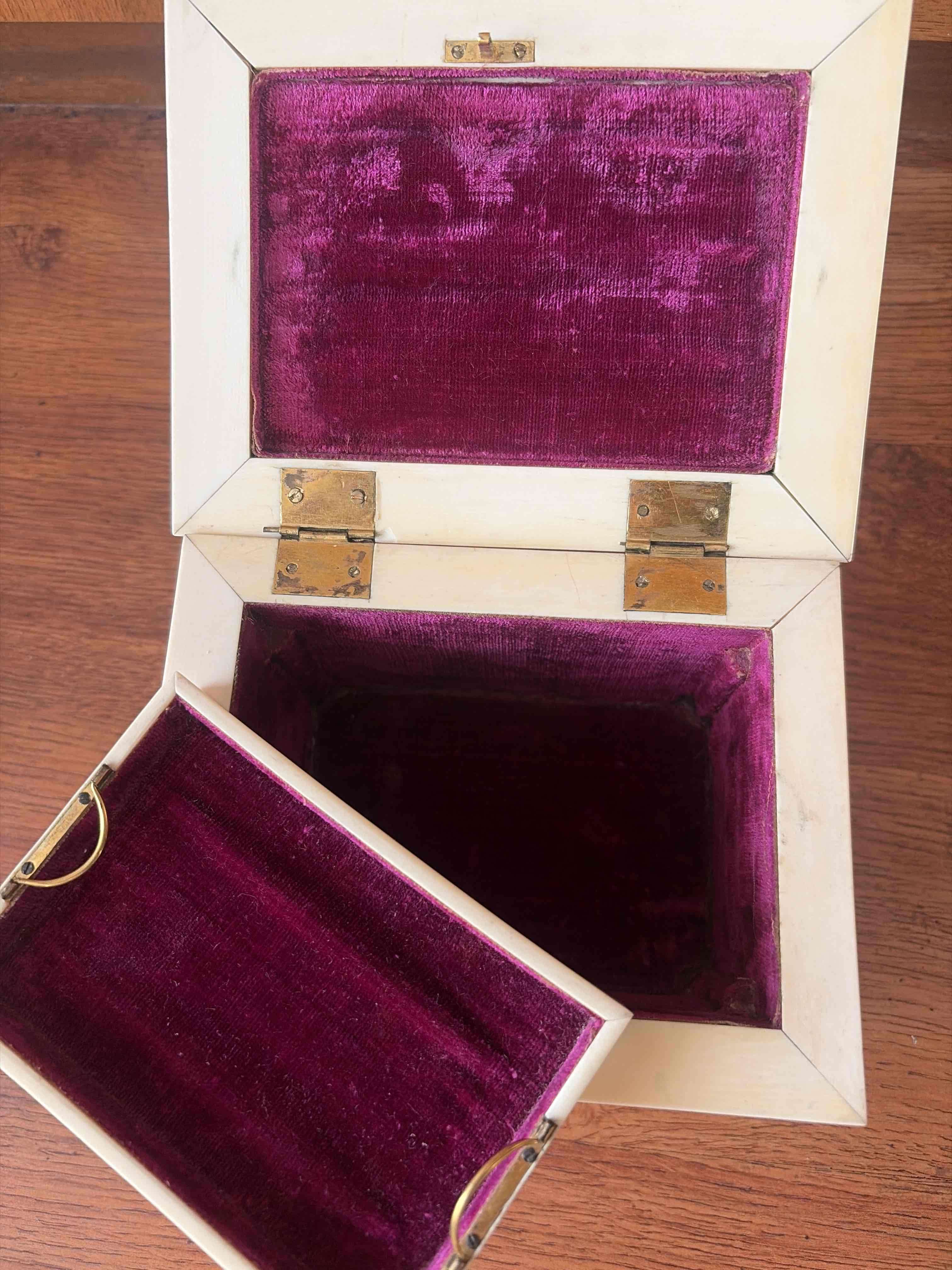 Caja decorativa tallada en marfil - miniatura 3