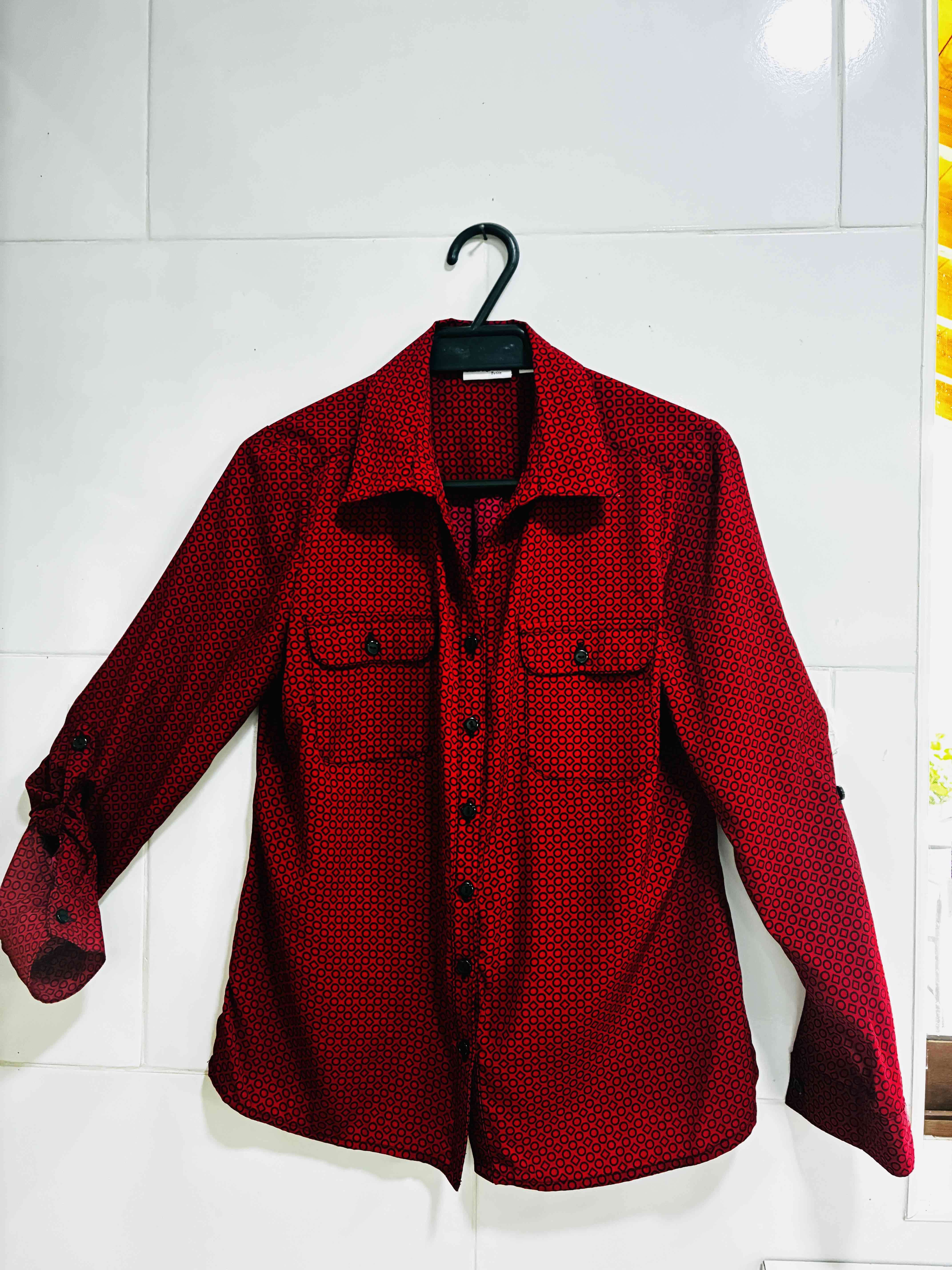 Camisa negra con detalles marrones - miniatura 4