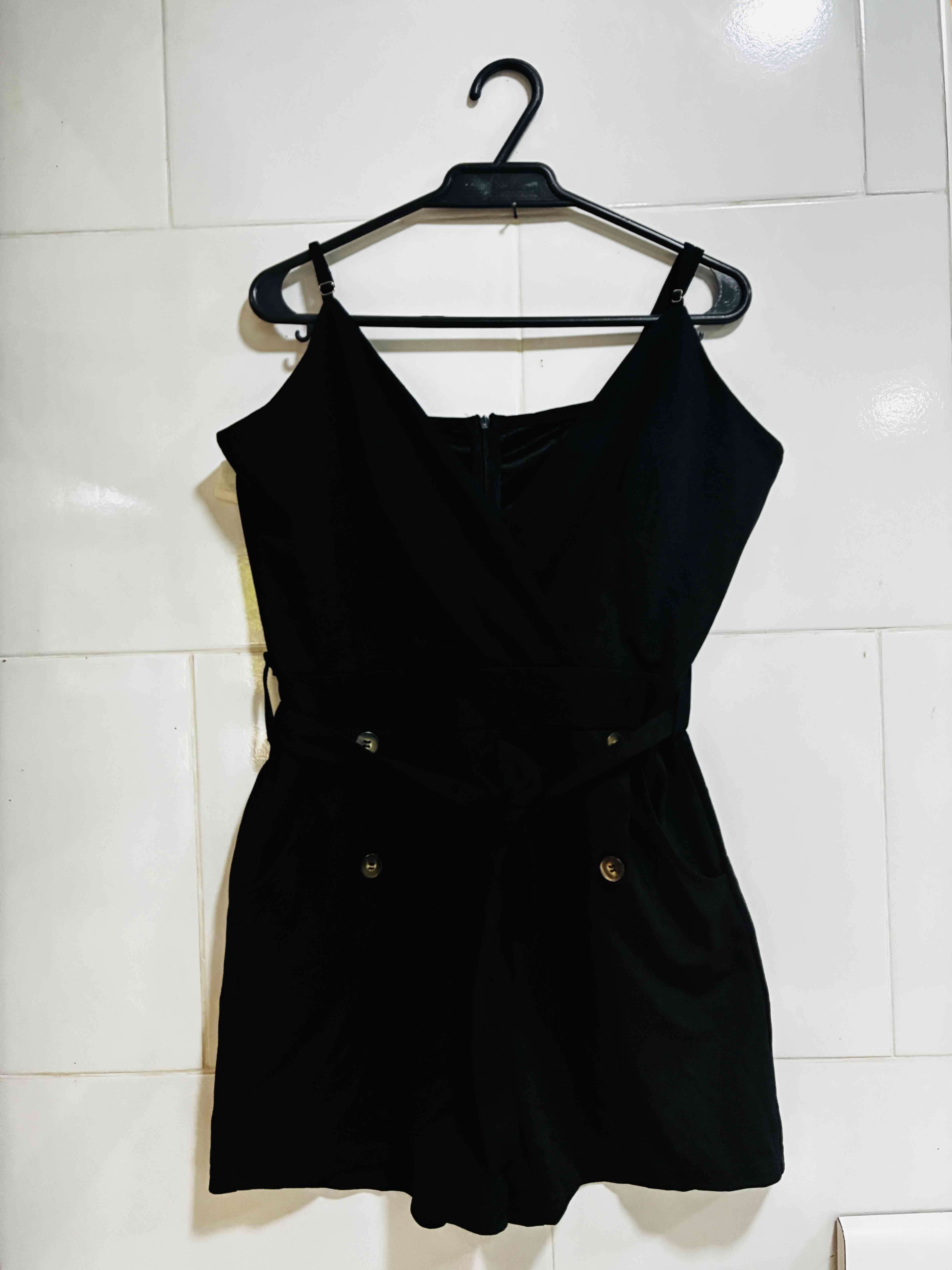 Enterito negro elegante