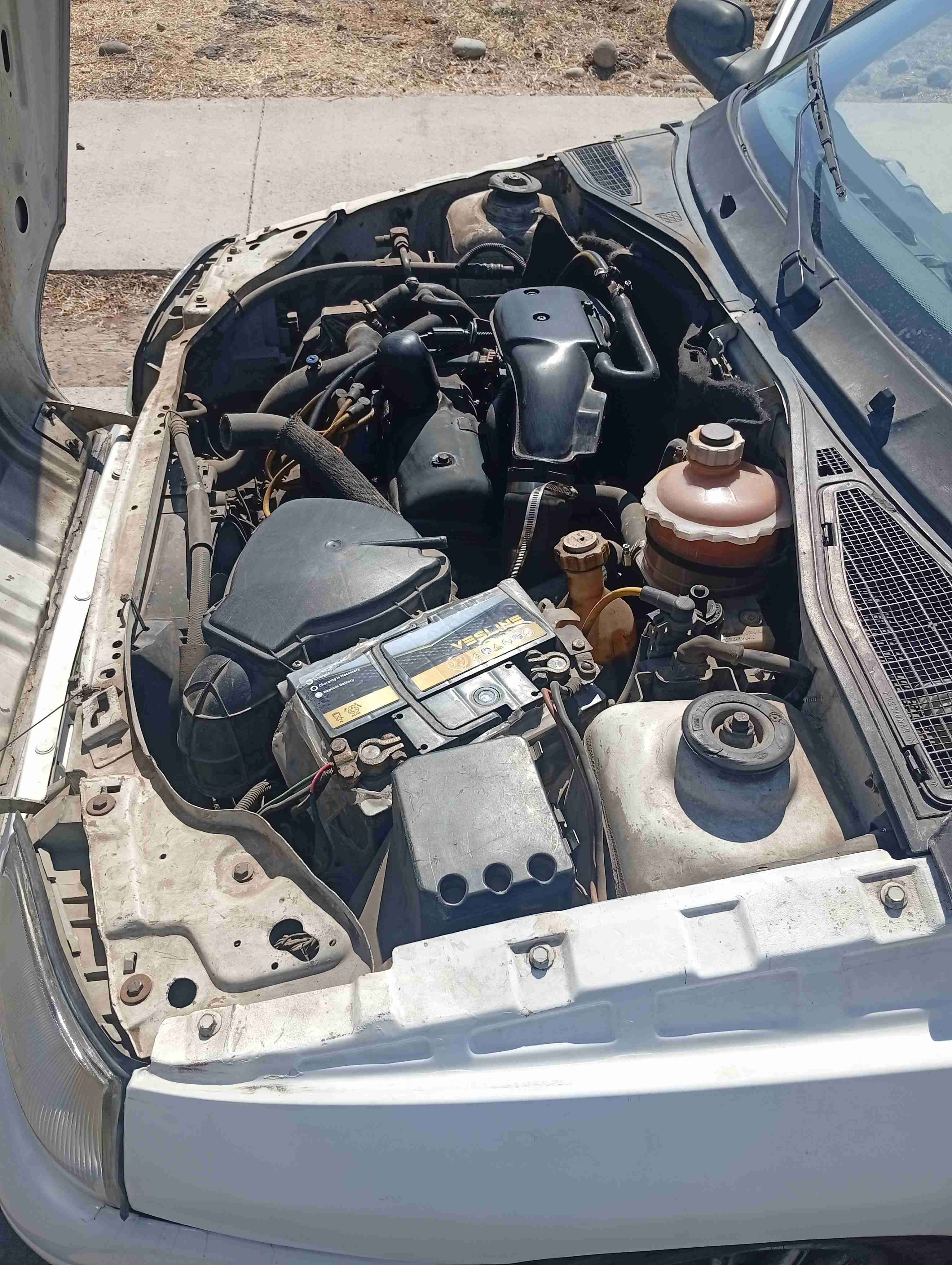 Auto Renauld sedan blanco - 5