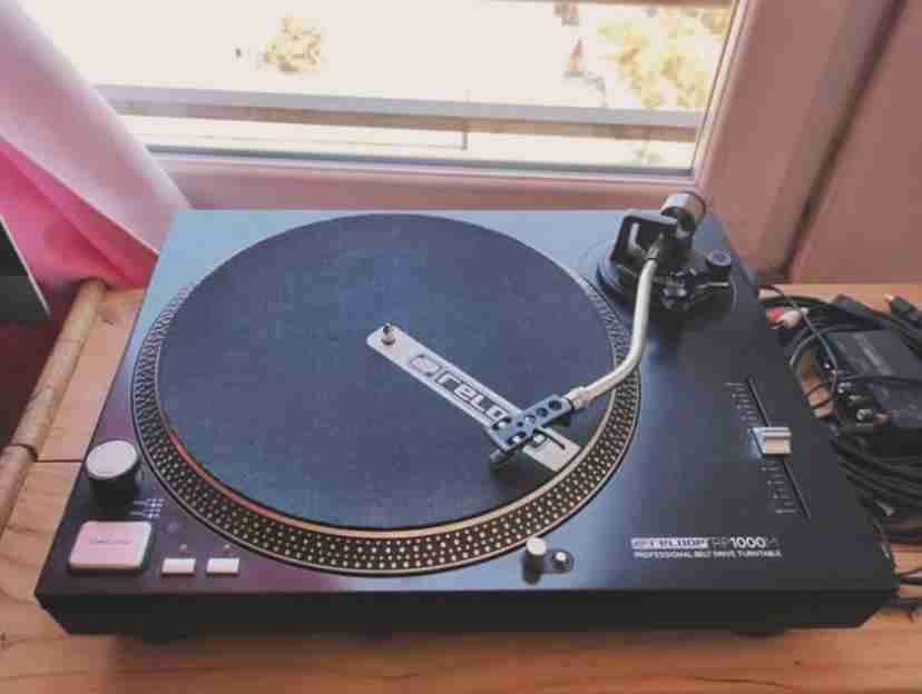 Tornamesa Reloop RP-1000 M