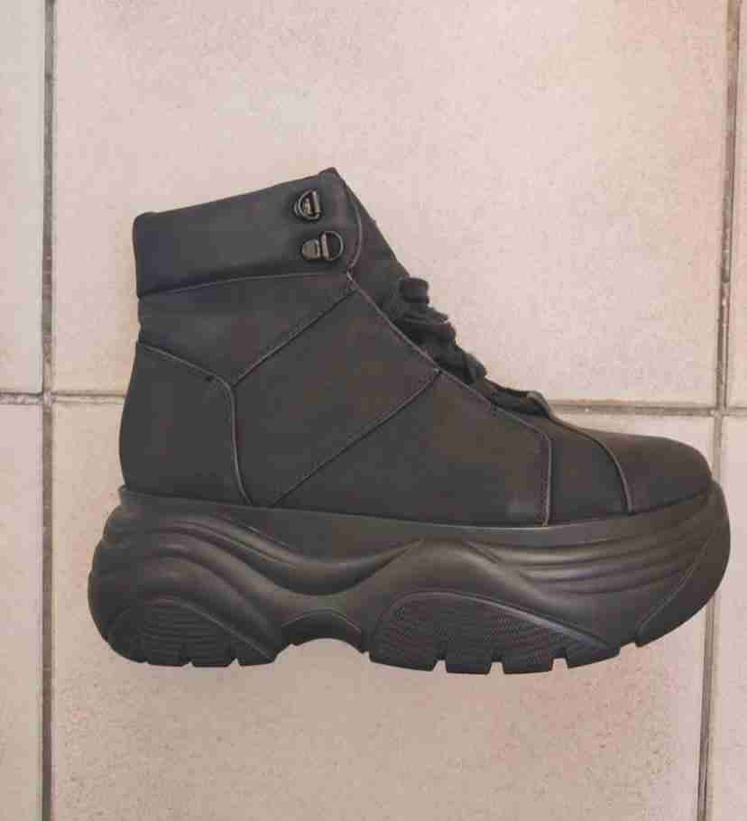 Botines negros con plataforma