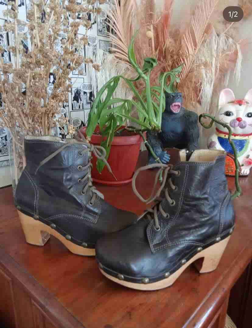 Botines de cuero con tacos