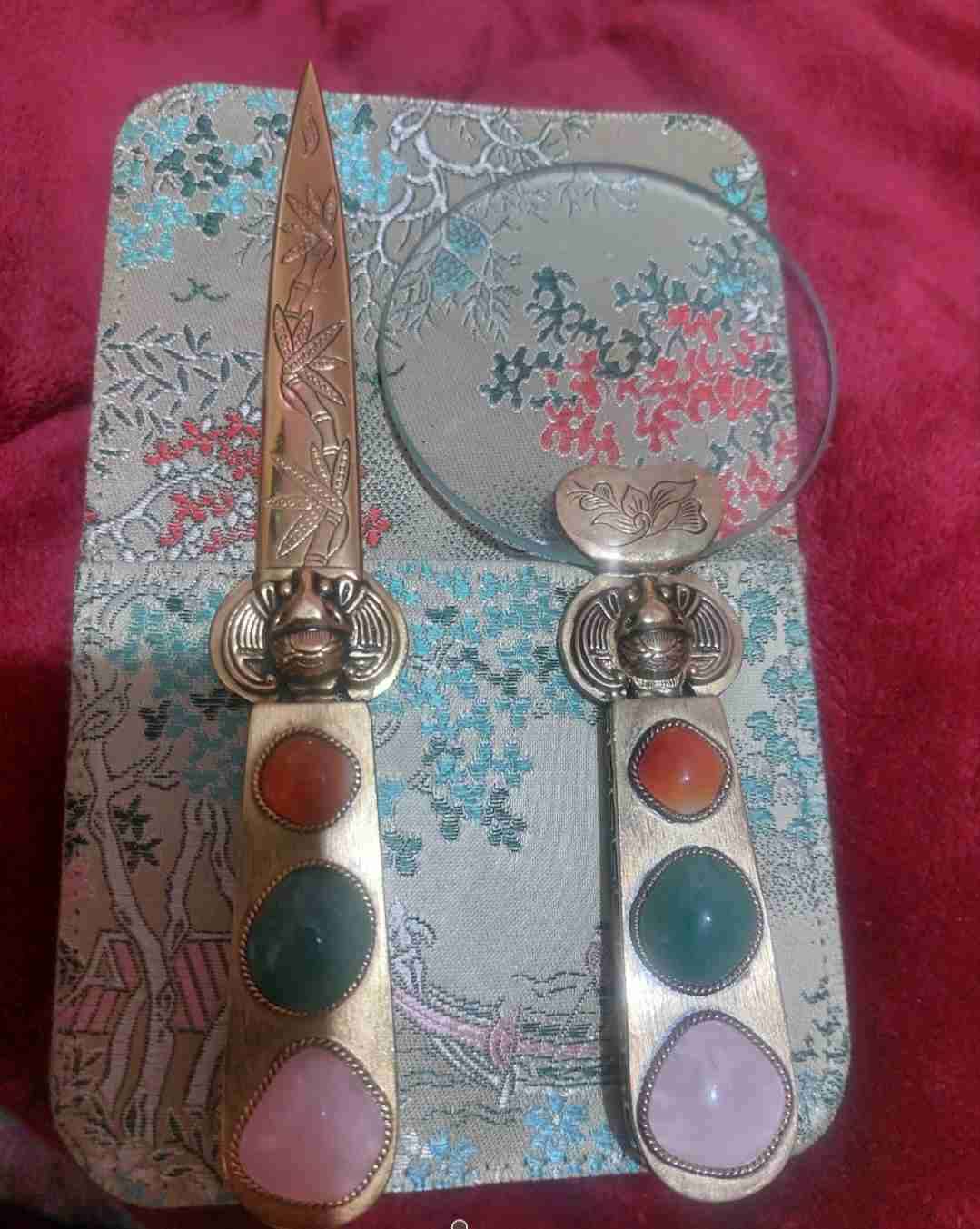 Lupa y abrecartas decorativos - 1