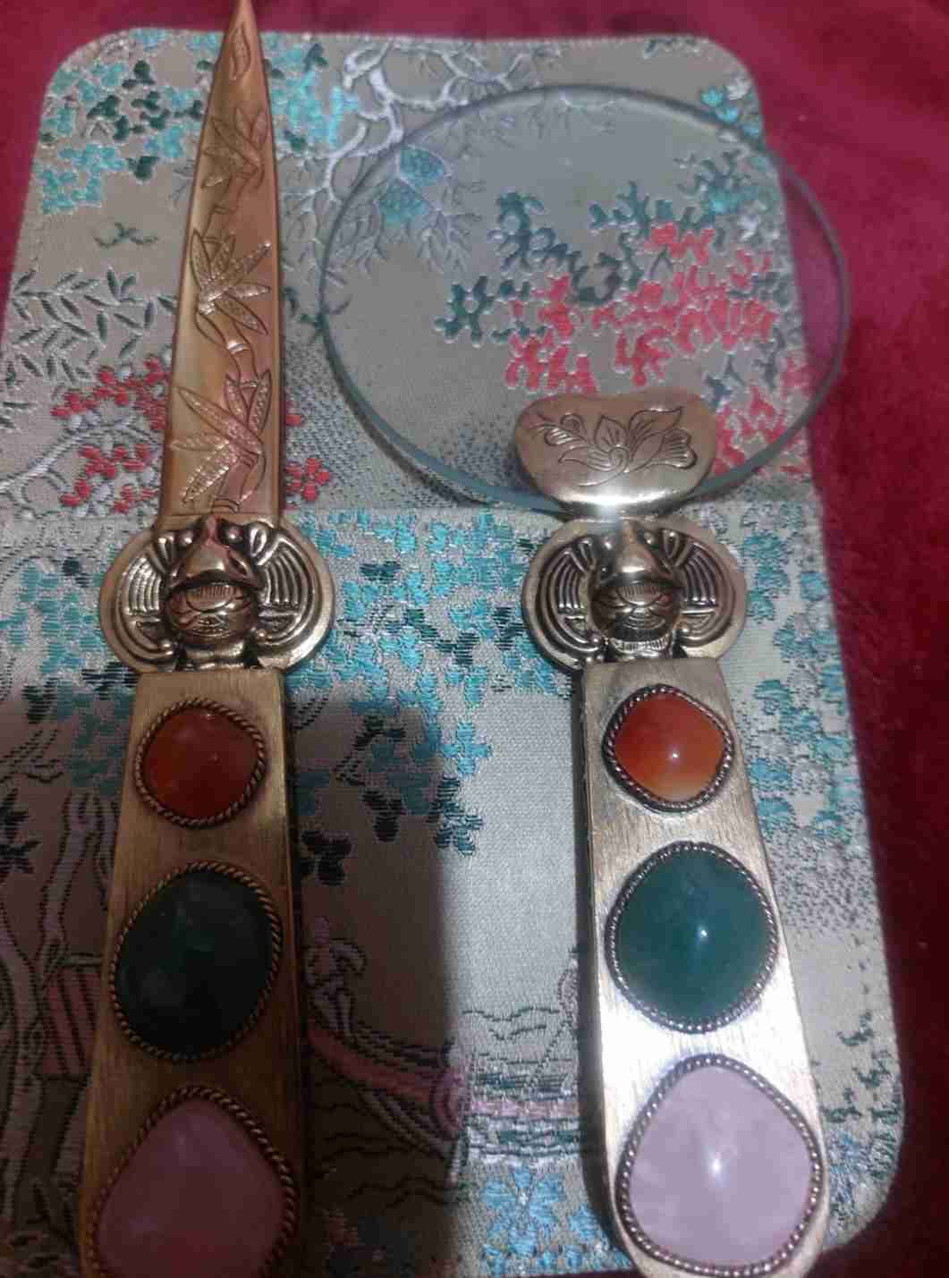 Lupa y abrecartas decorativos - 2