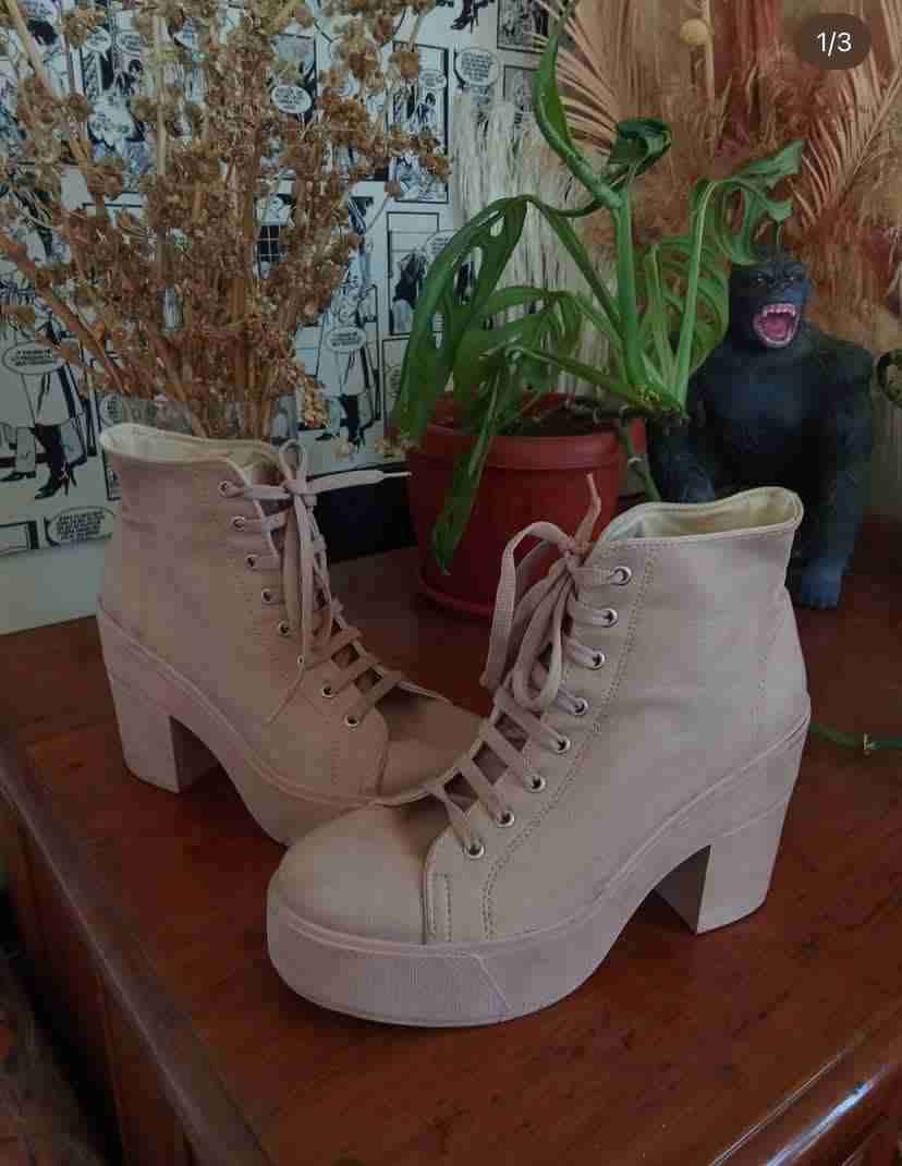 Botines beige con plataforma