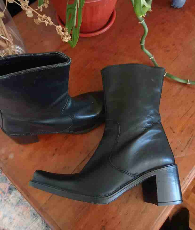 Botines negros de cuero