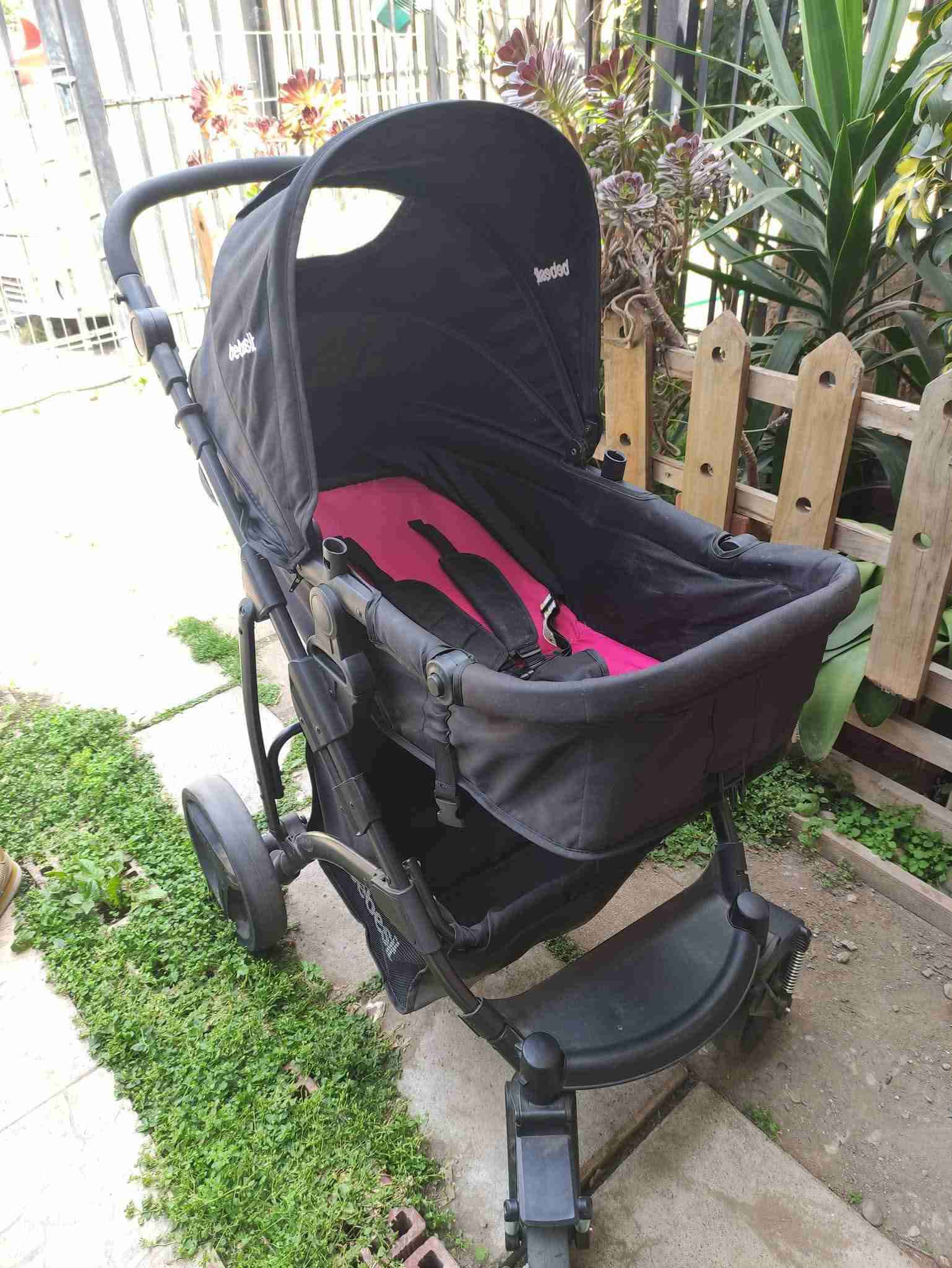 Coche de bebé Bebesit negro y rosado - 4