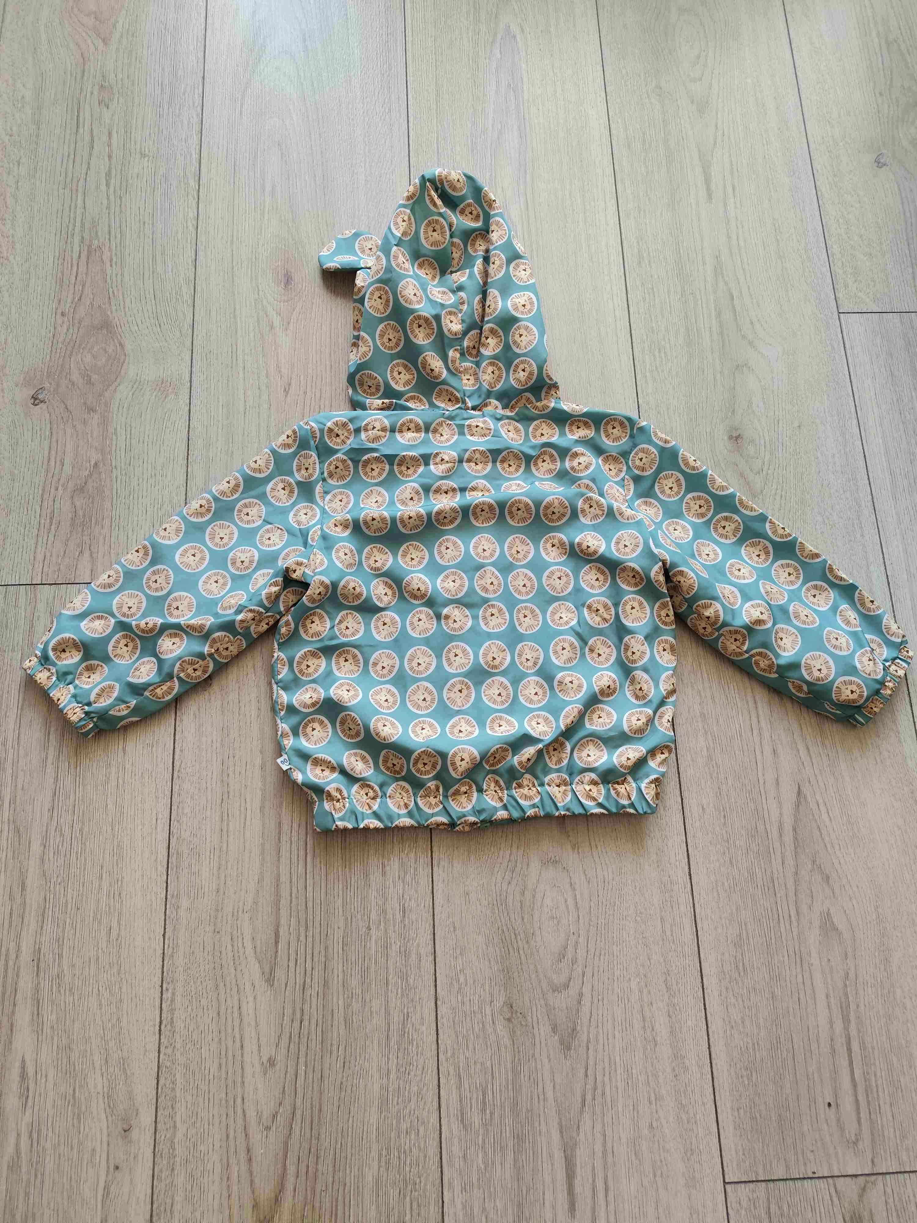 Chaqueta infantil estampada con capucha - miniatura 2