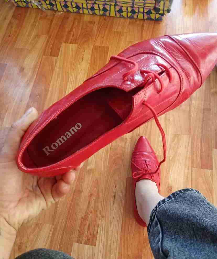 Zapatos rojos de cuero