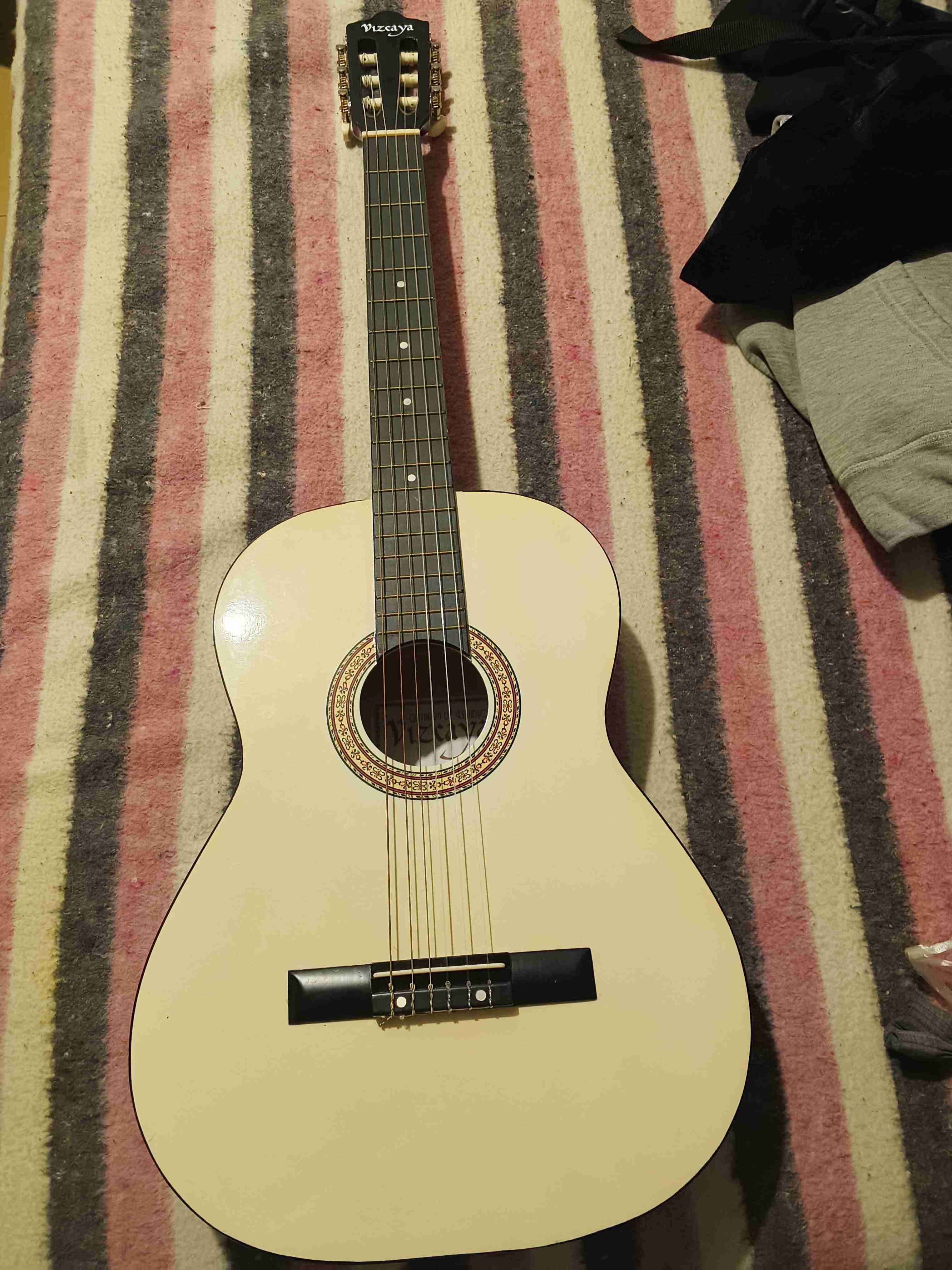 Guitarra clásica acústica blanca - miniatura 1