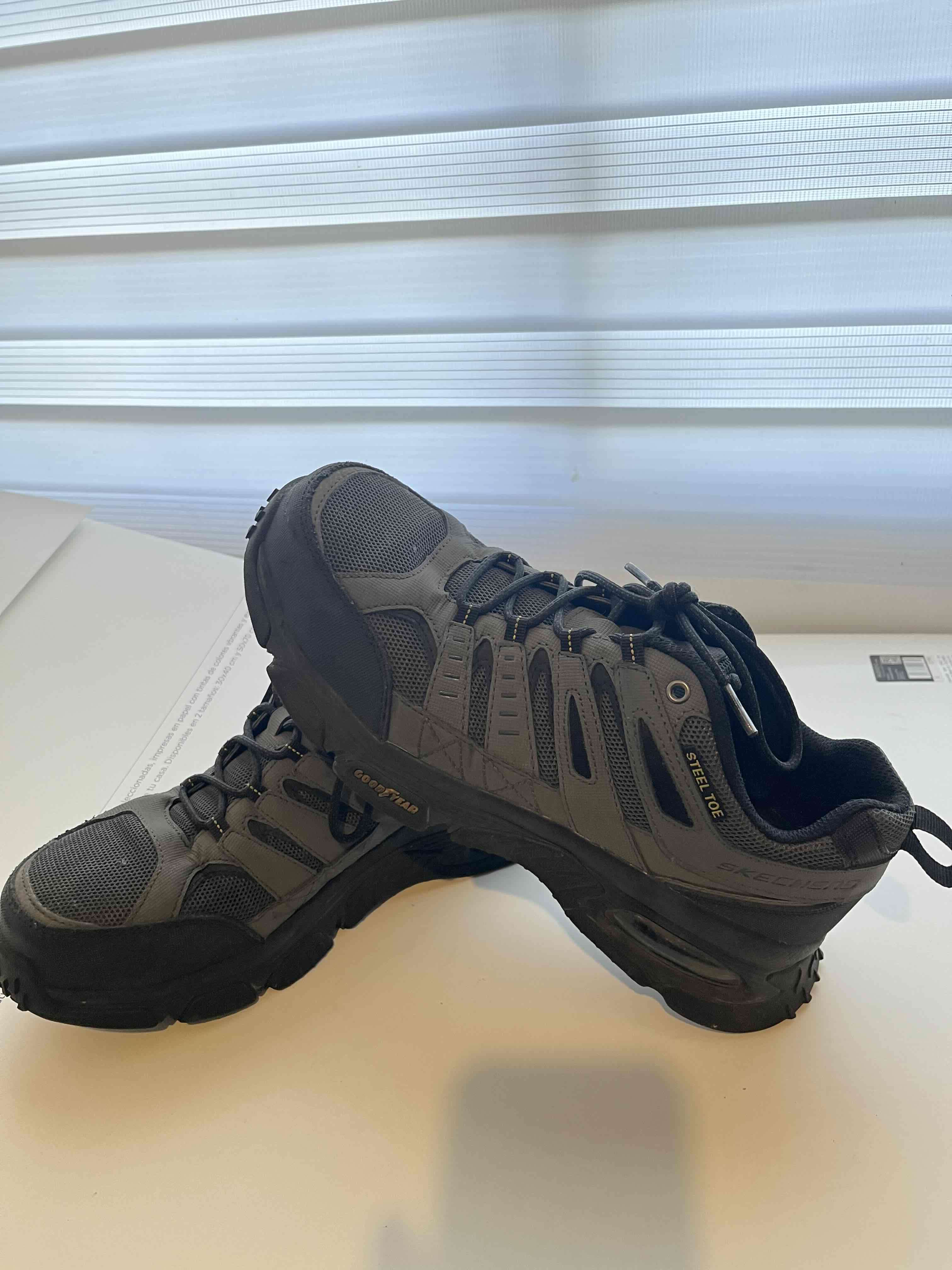 Zapatillas de seguridad negras - miniatura 1