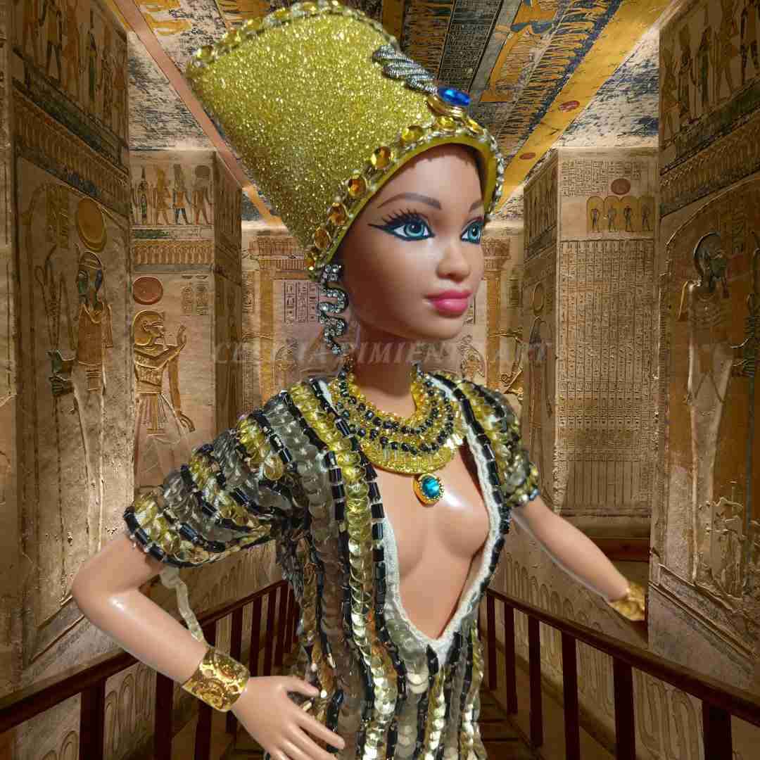 Muñeca coleccionable faraona egipcia - miniatura 1
