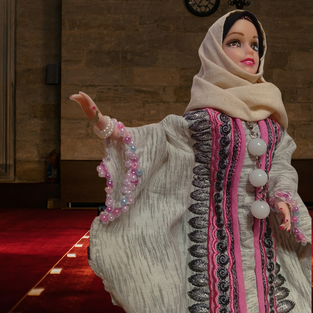 Muñeca con vestido tradicional - miniatura 3