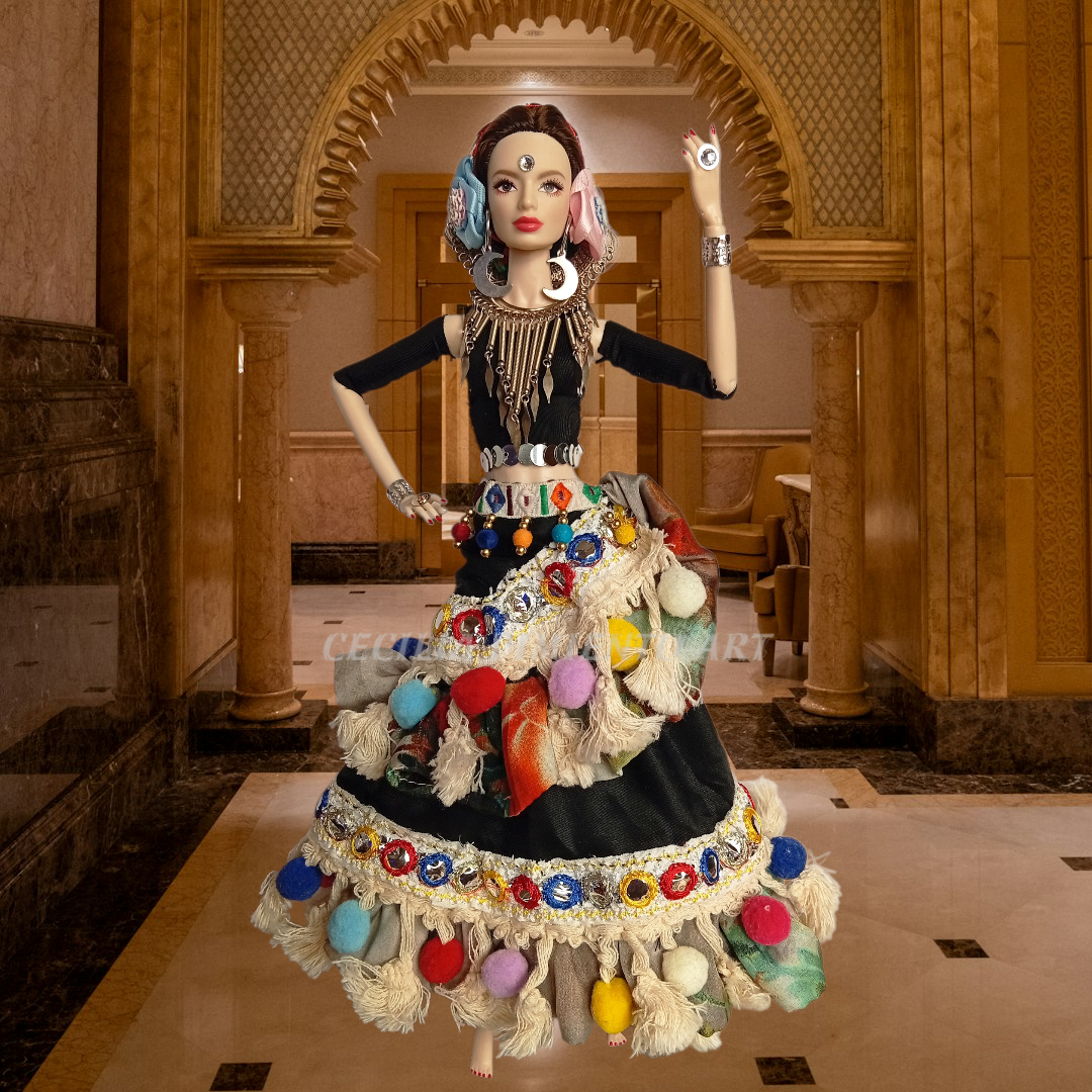 Muñeca artesanal vestida de colores - 2