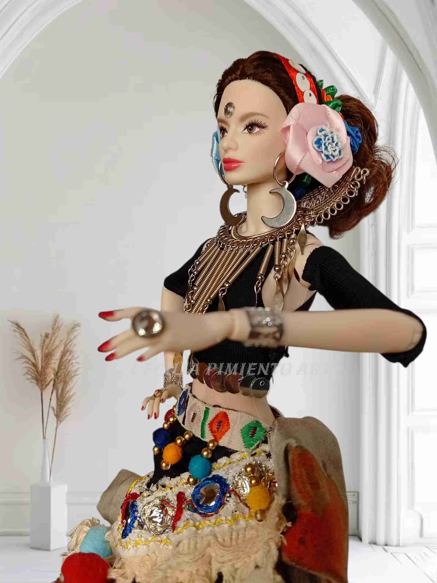 Muñeca artesanal vestida de colores - 3