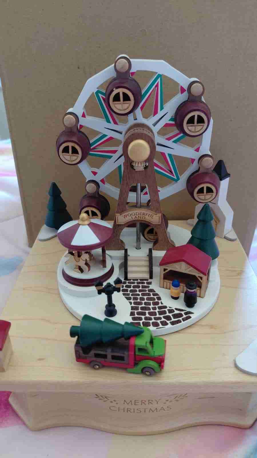 Caja musical navideña de madera - miniatura 1