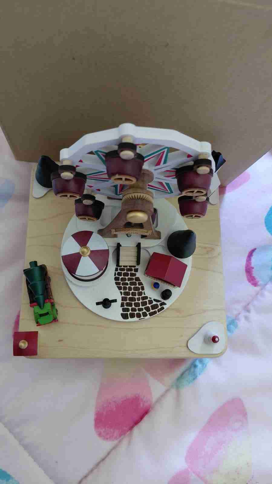 Caja musical navideña de madera - miniatura 3