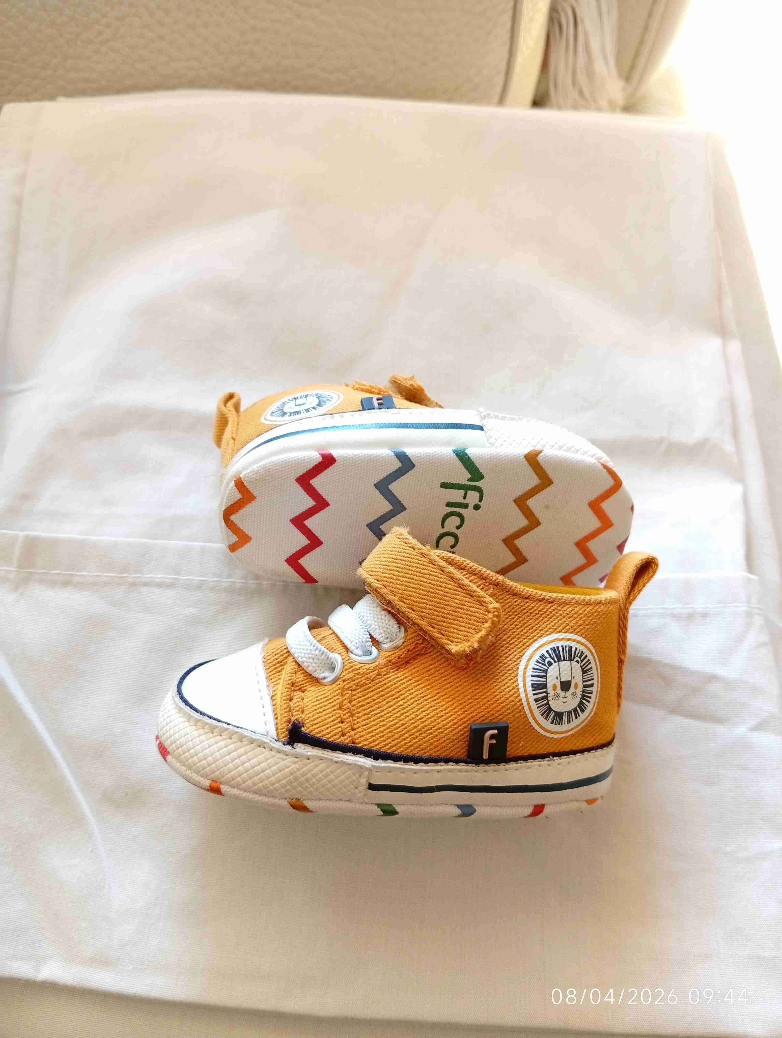 Zapatillas bebé amarillas