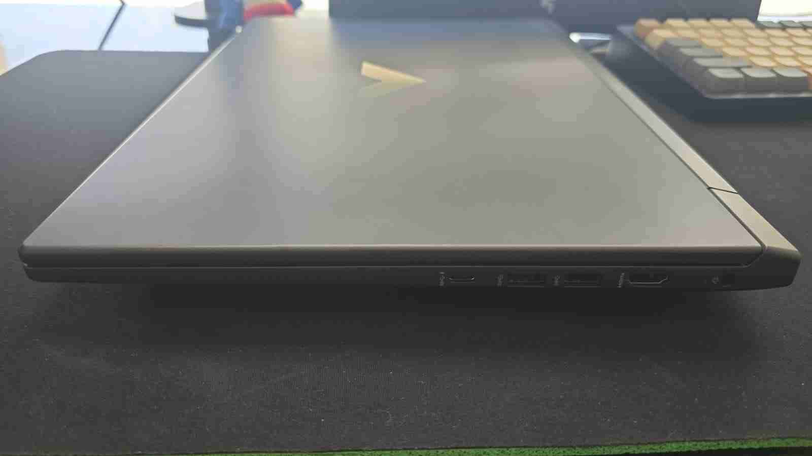 Notebook HP Victus 16" usado - miniatura 3