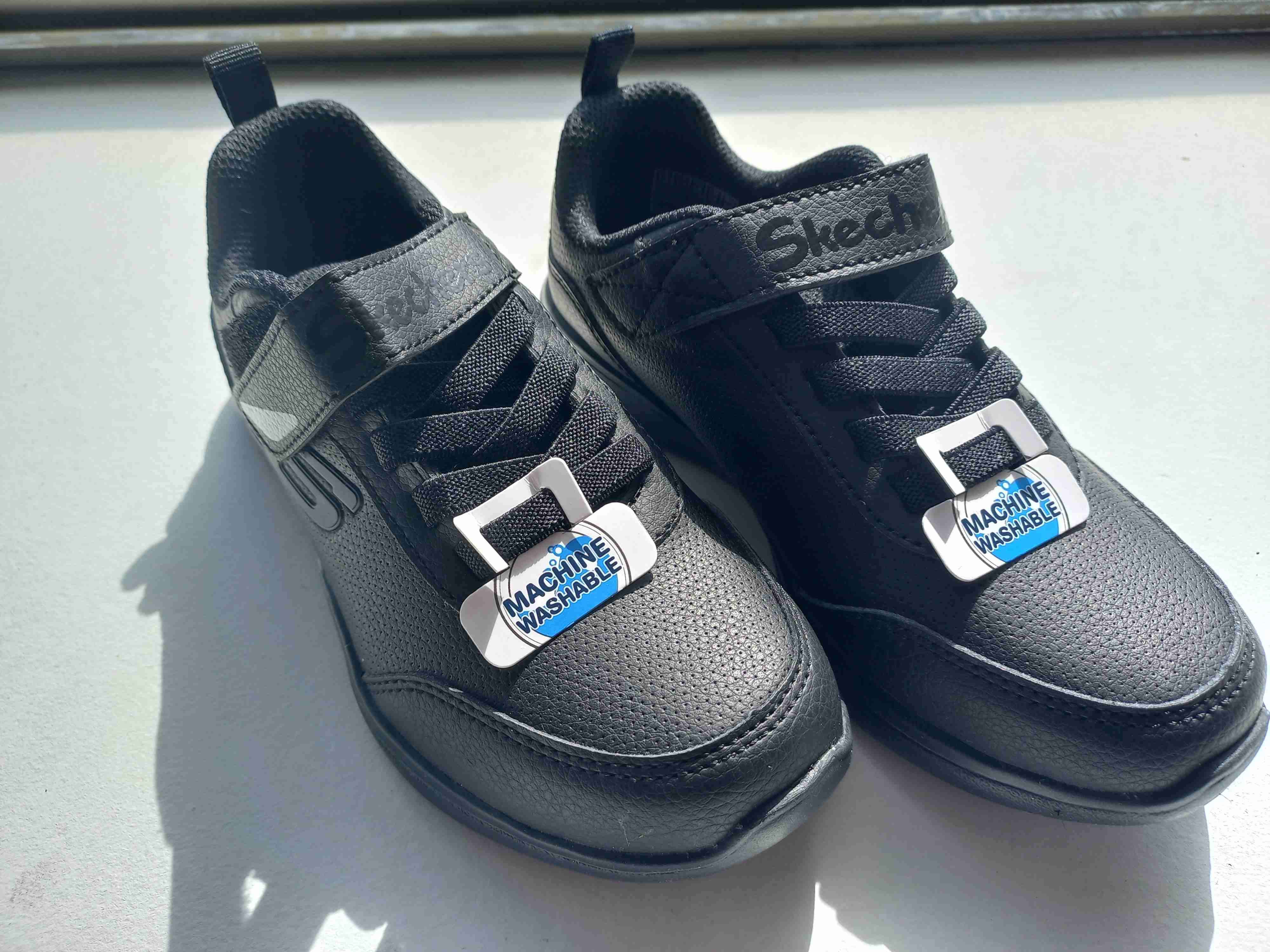 Zapatillas deportivas negras nuevas - miniatura 3