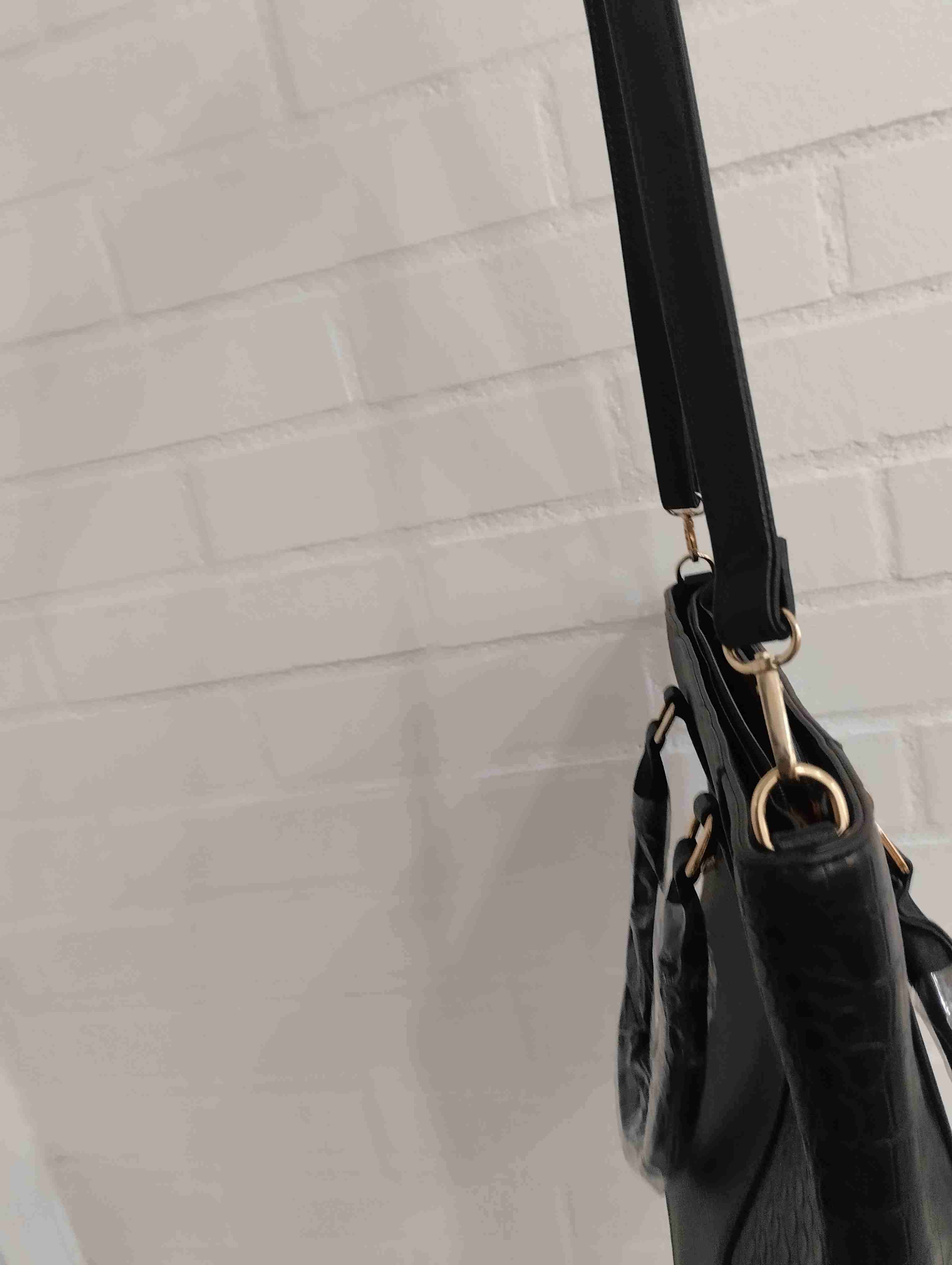 Cartera negra grande con textura - miniatura 5