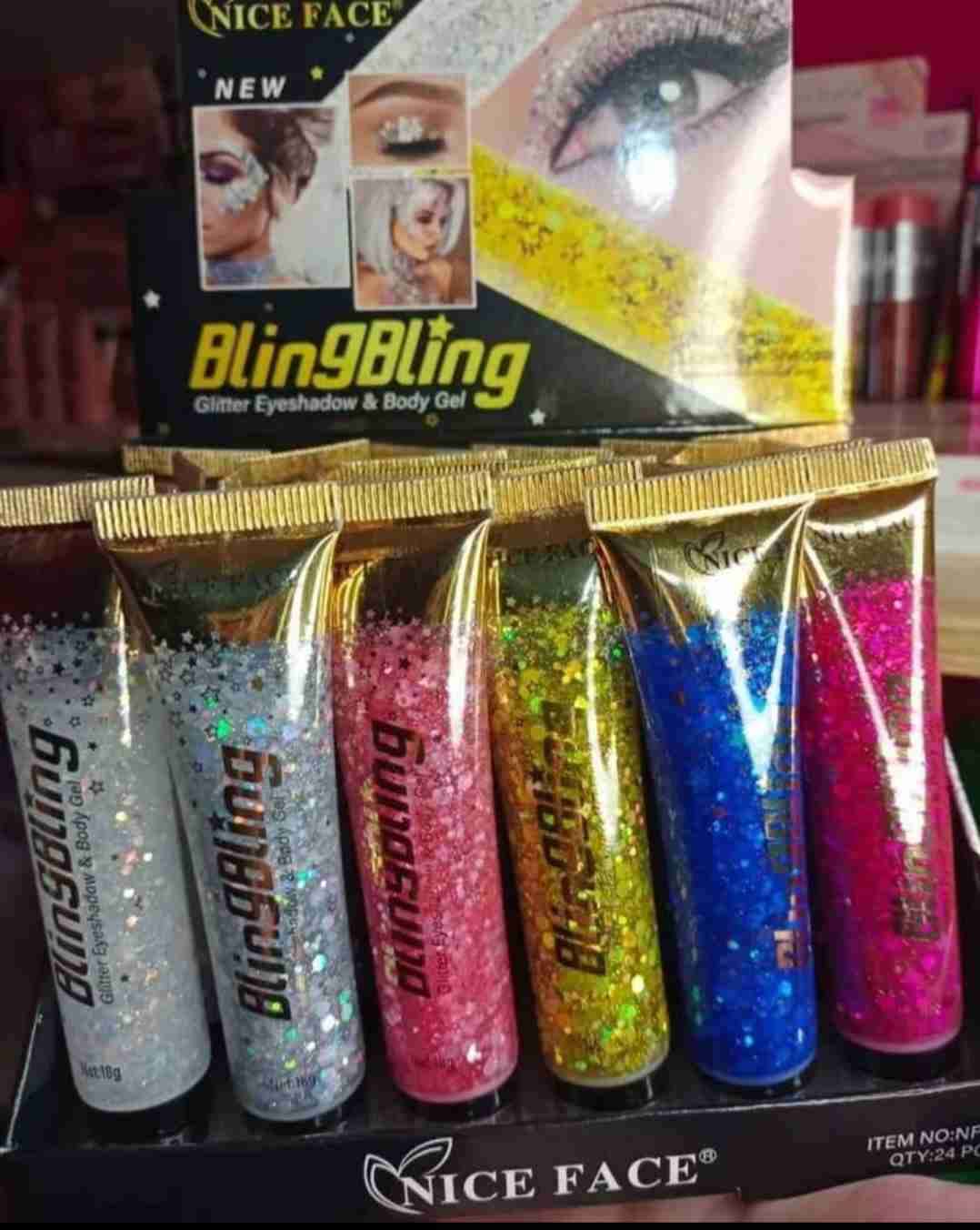 Paletas de sombras coloridas, glitter e iluminador - miniatura 2