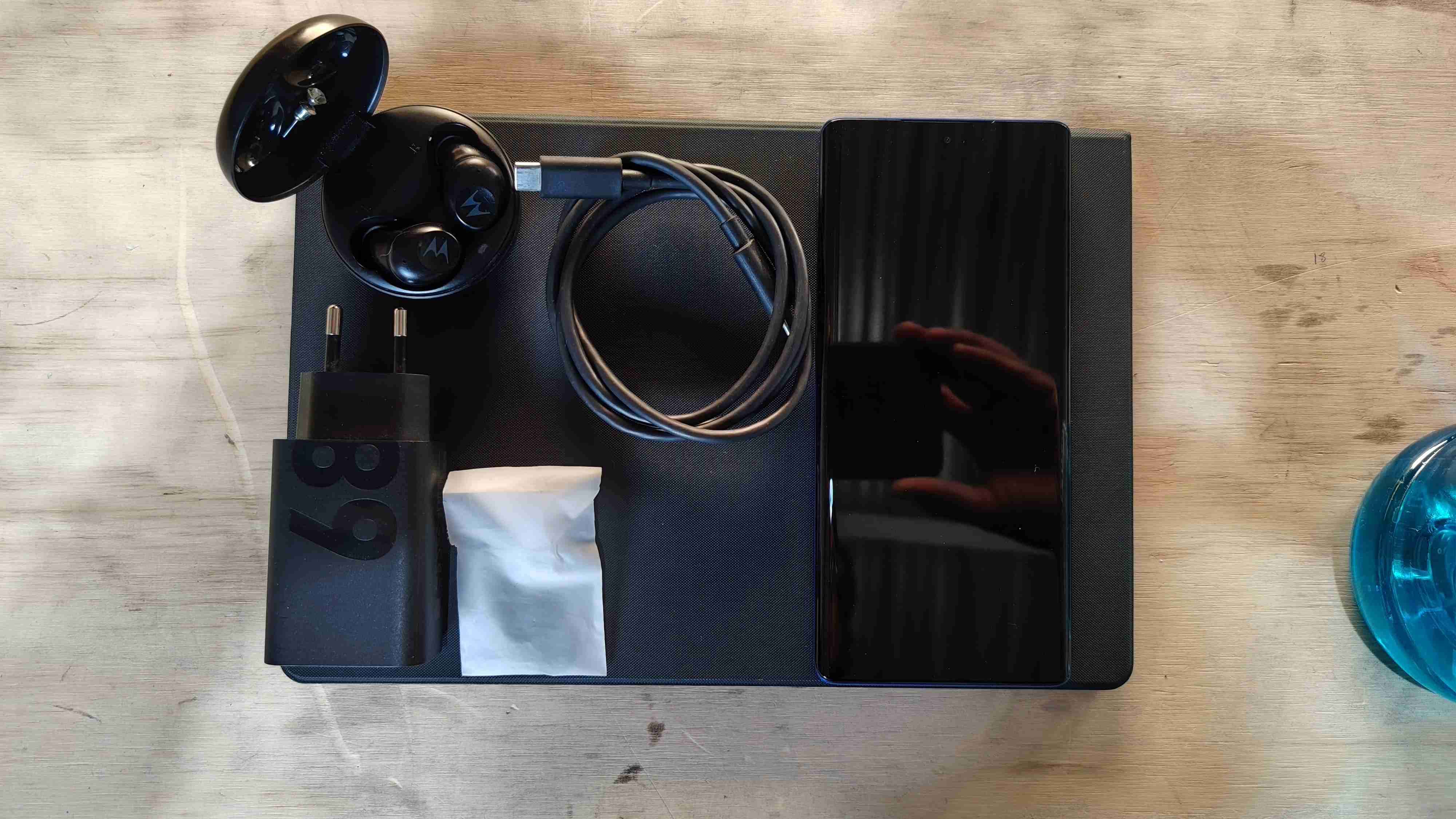 Motorola g85+motobuds250+Cargador68w - miniatura 1