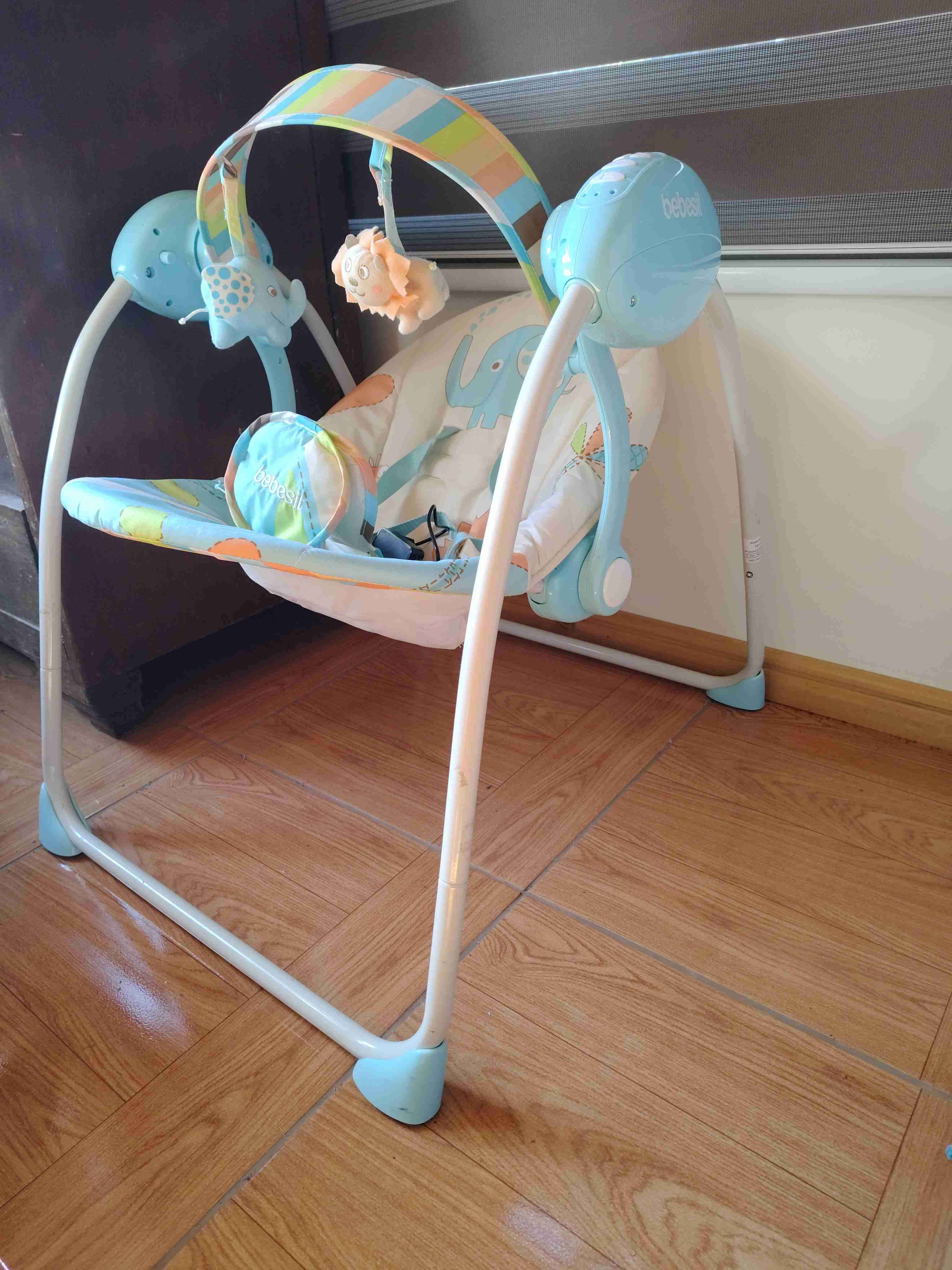 Mecedora electrica, con vibraciones y musica - miniatura 2