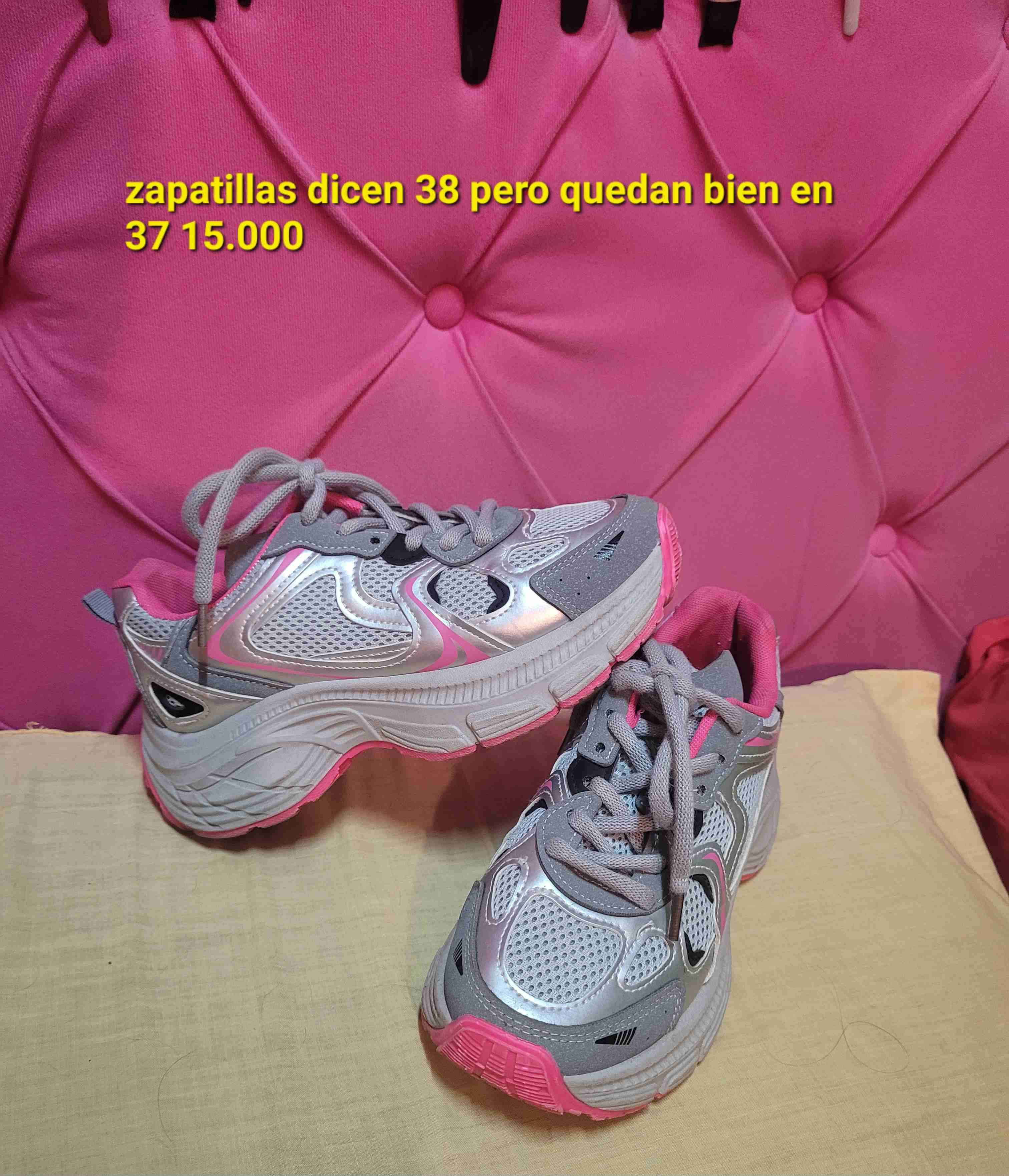 Zapatillas Converse doradas - miniatura 4