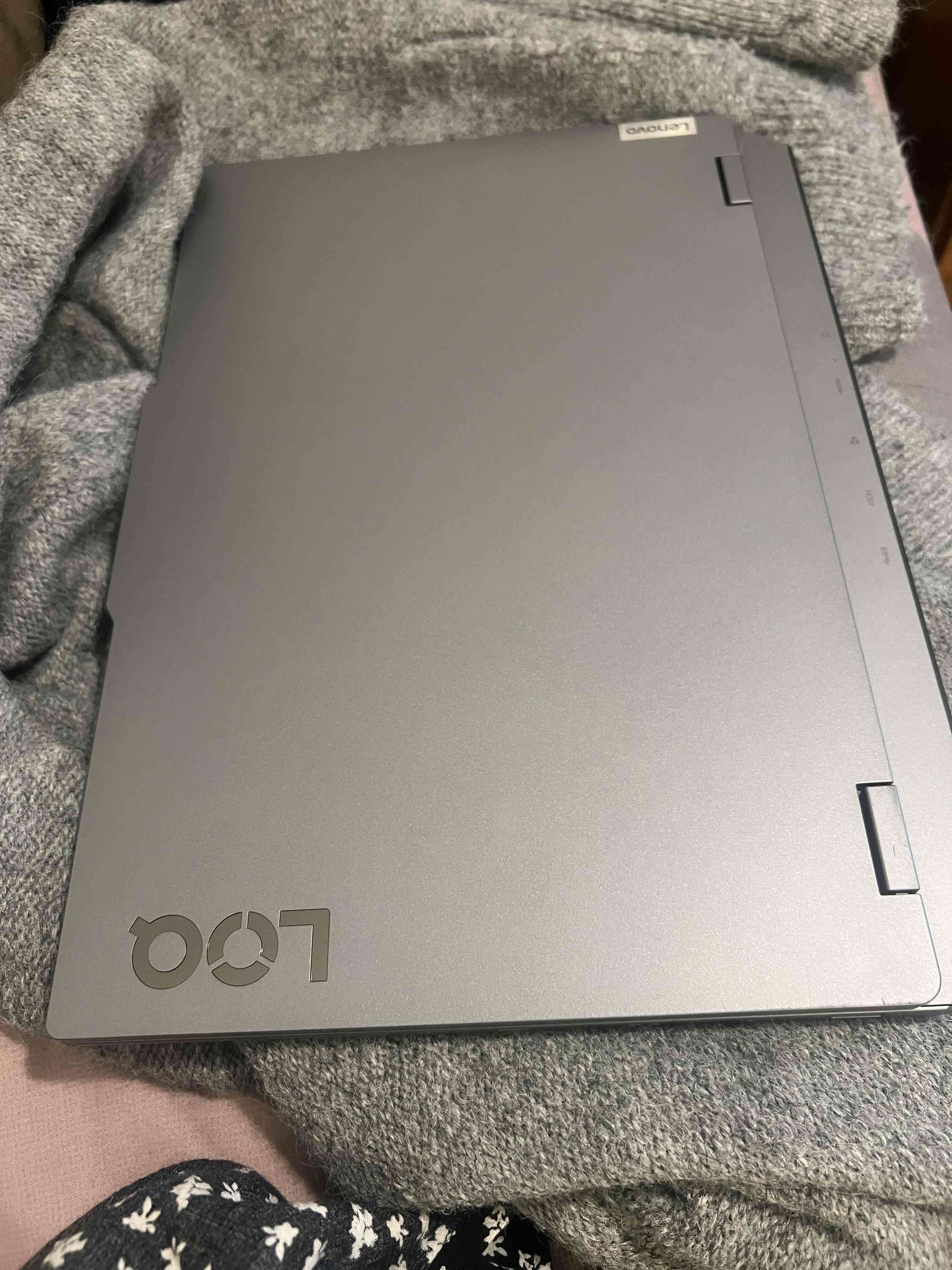 Laptop con procesador Intel Core - 3