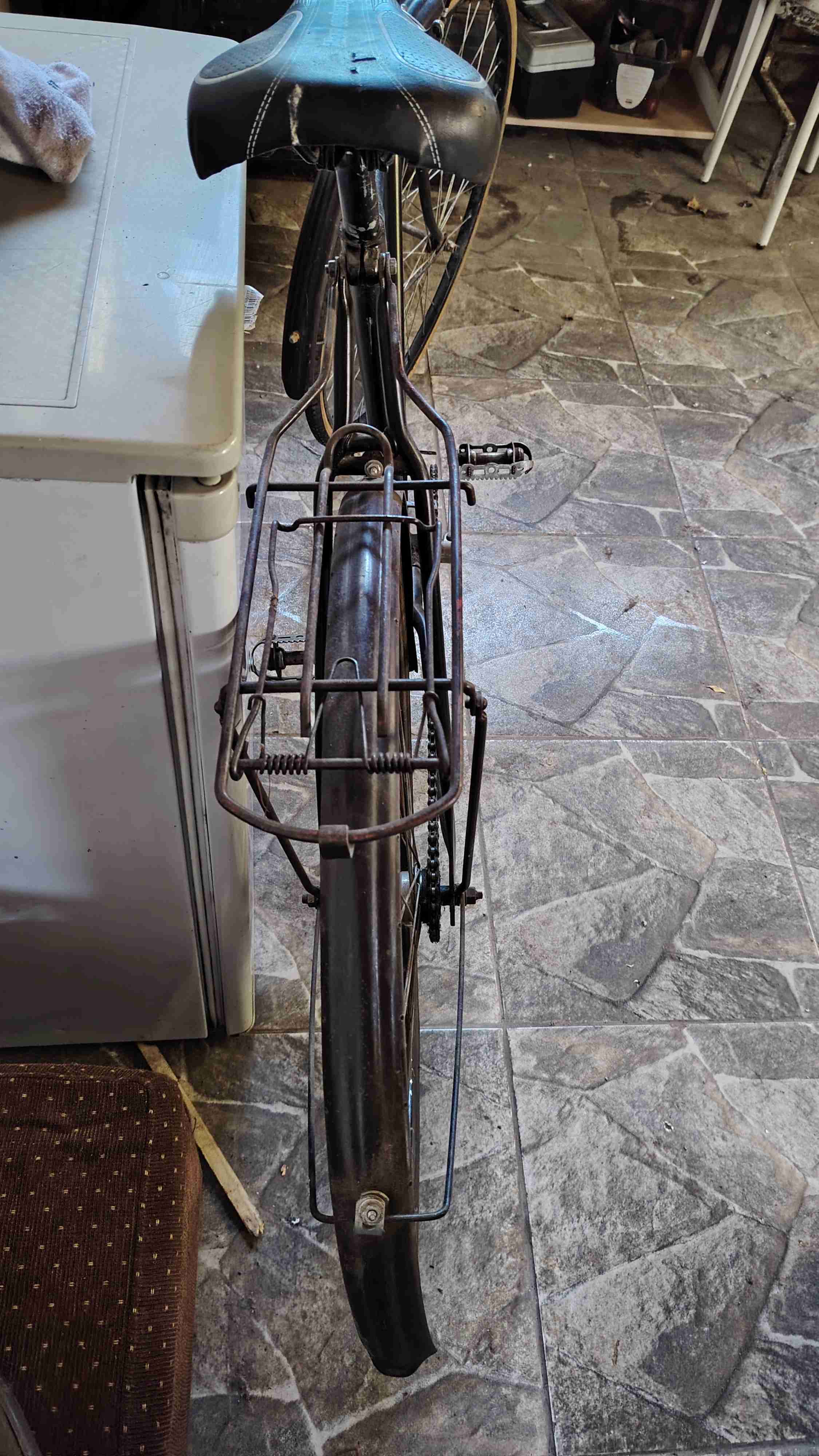 Bicicleta vintage negra - 3