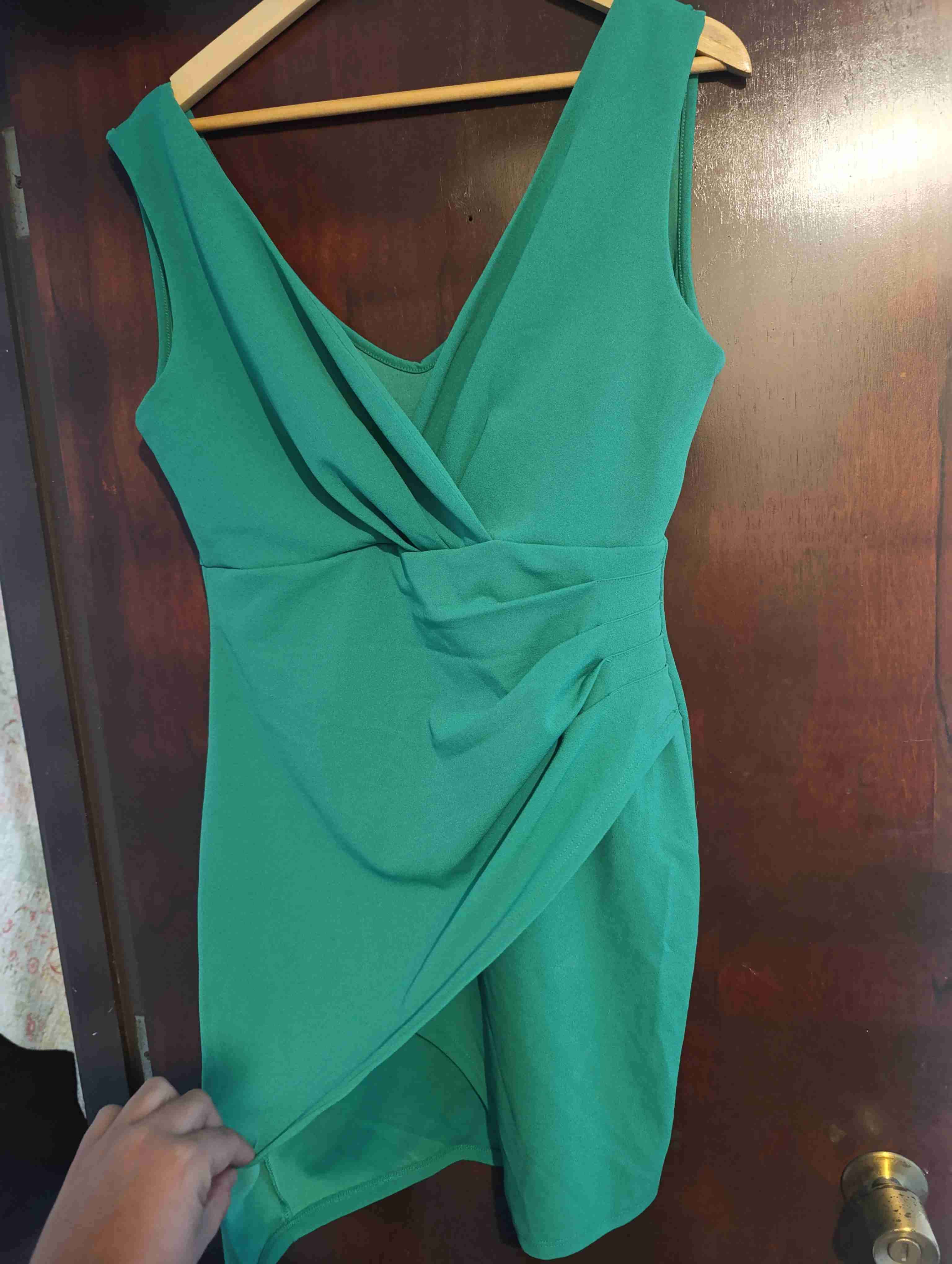 Vestido verde elegante - miniatura 2