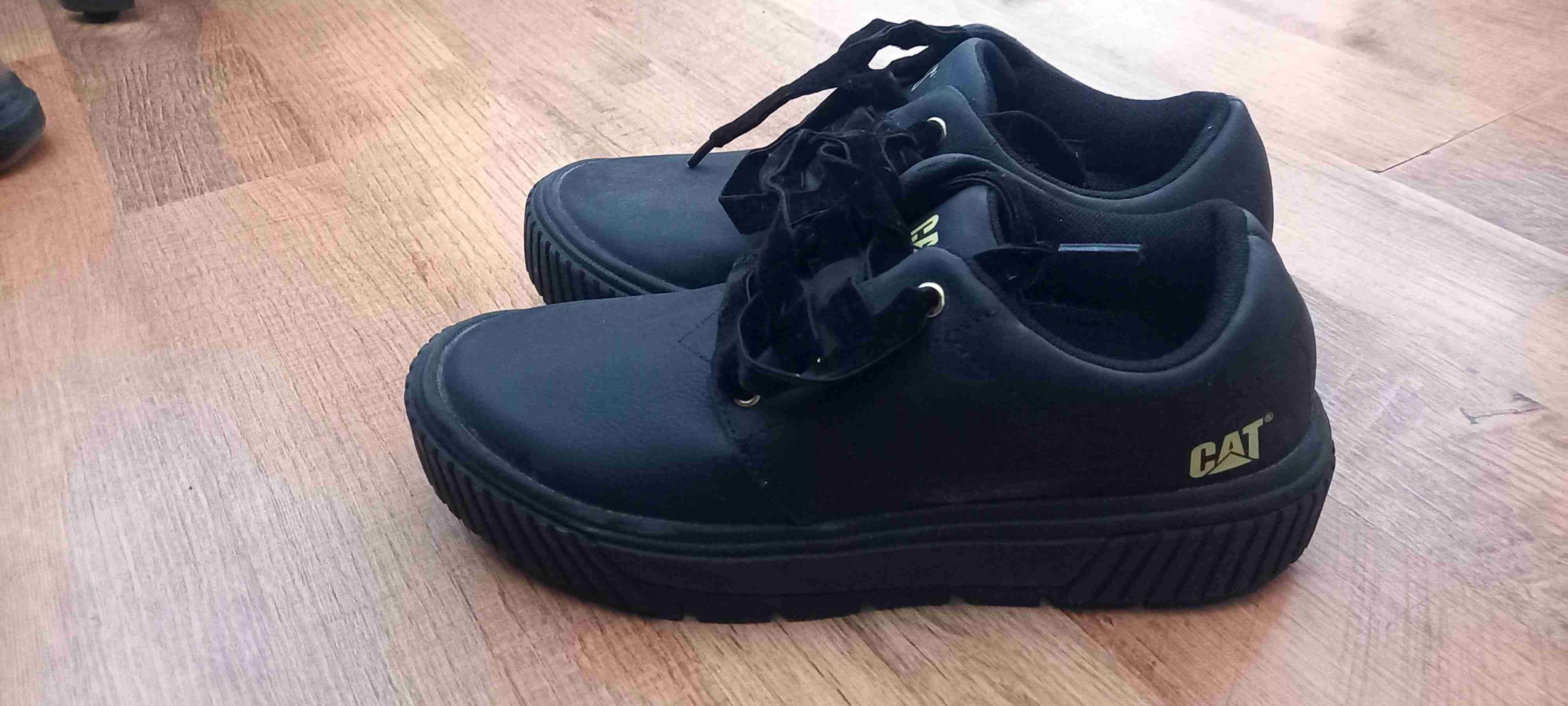 Zapatos negros CAT - 2