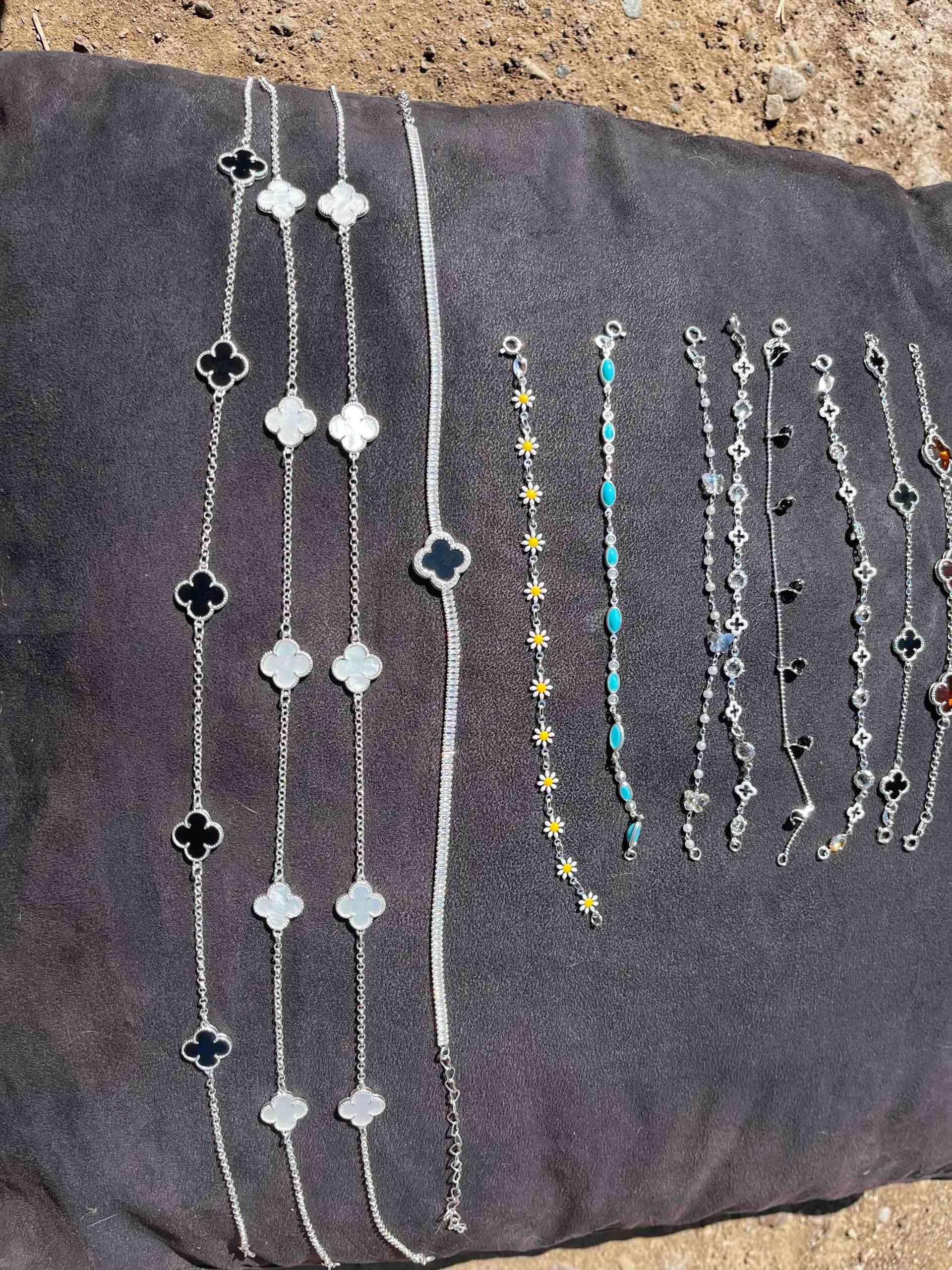 Pulseras de plata con dijes - miniatura 2